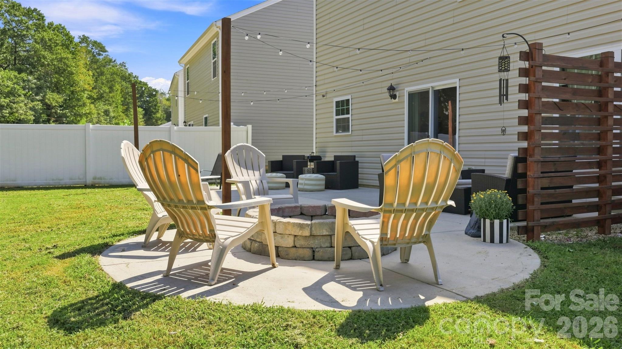 Built-in Firepit - 3103 Winesap Drive, Dallas