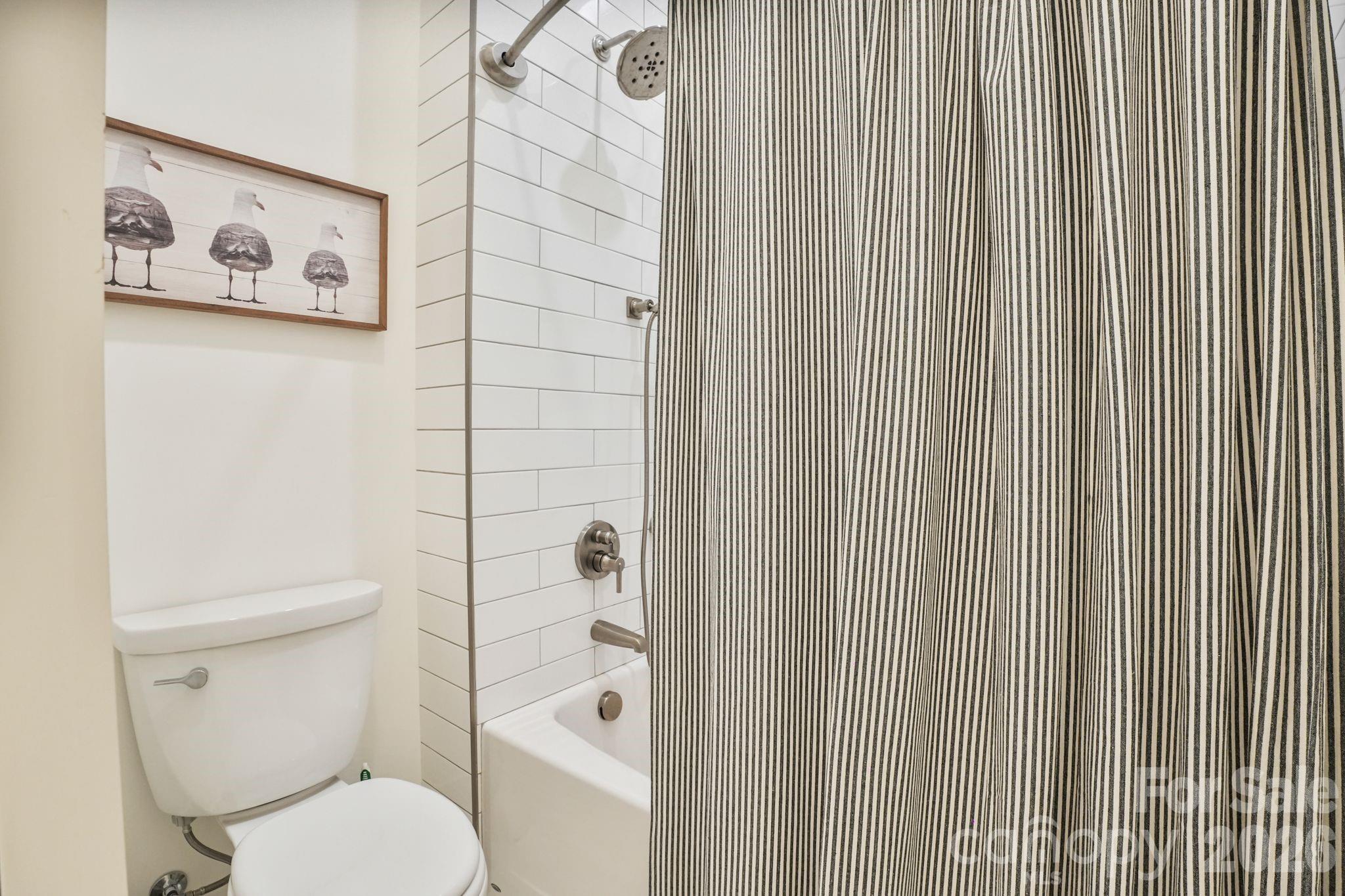 Full Bath - 2039 Cane Creek Road, Fletcher