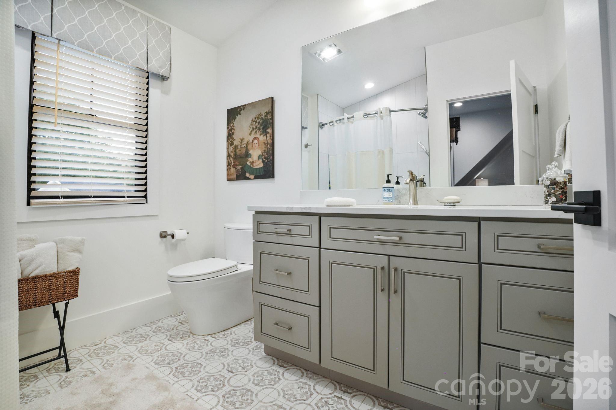 Second Floor Full Bath - 2039 Cane Creek Road, Fletcher