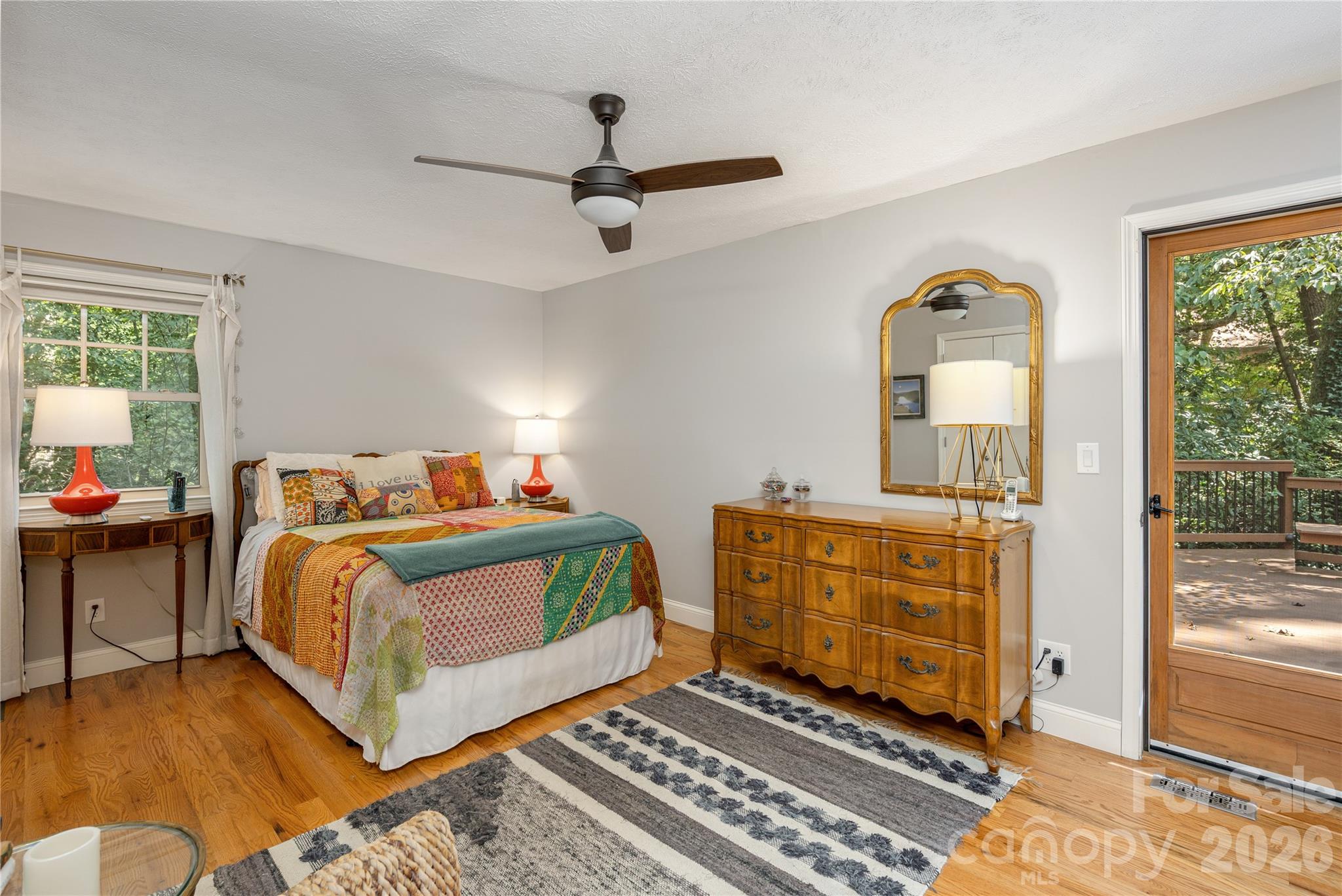 Single Family Residence at 906 Indian Hill Road, Hendersonville, photo 18 of 41