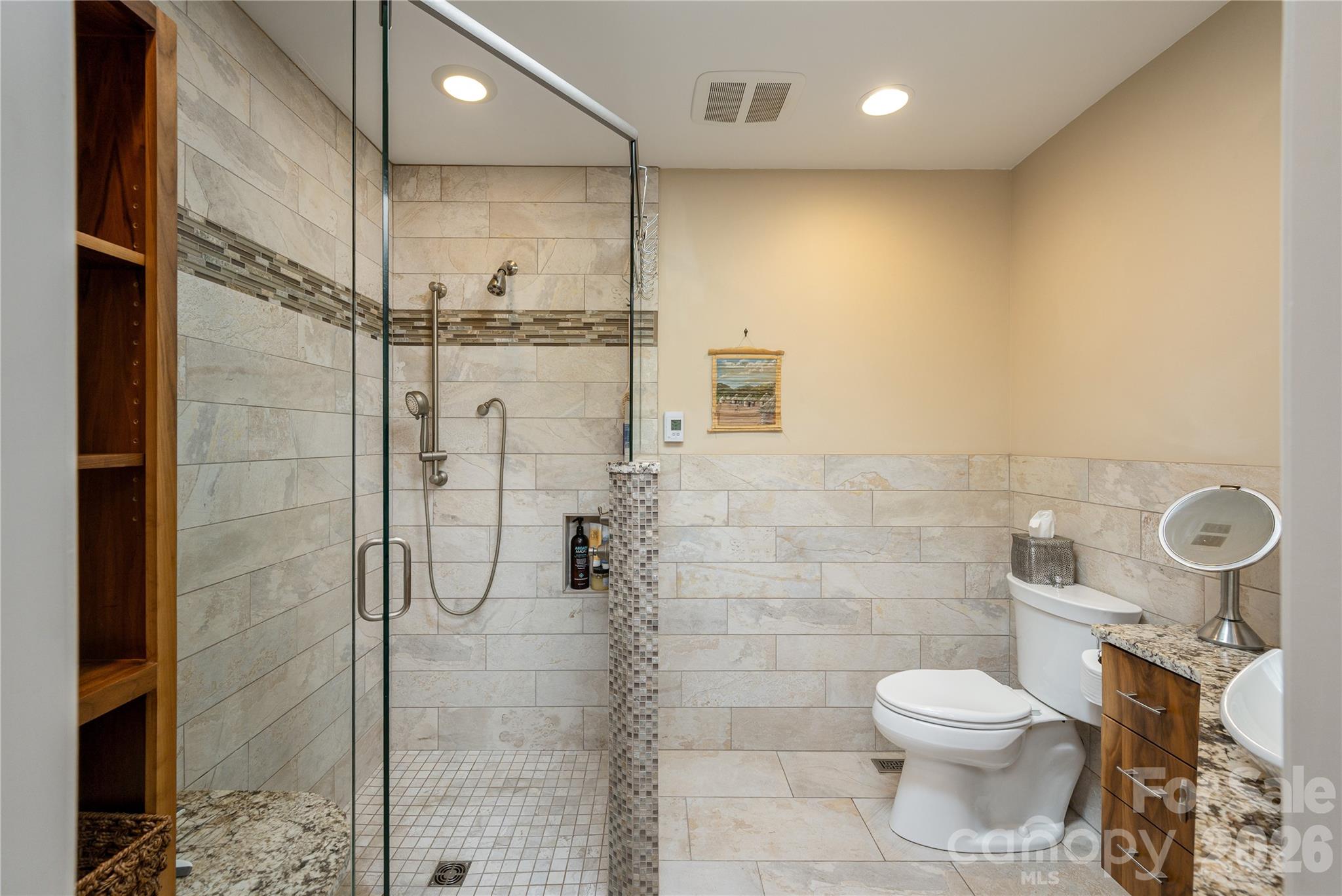 Single Family Residence at 906 Indian Hill Road, Hendersonville, photo 20 of 41