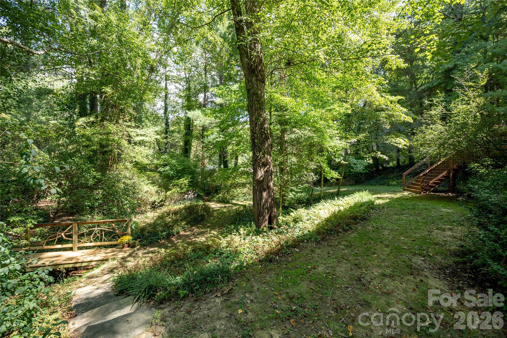 Single Family Residence at 906 Indian Hill Road, Hendersonville, photo 37 of 41