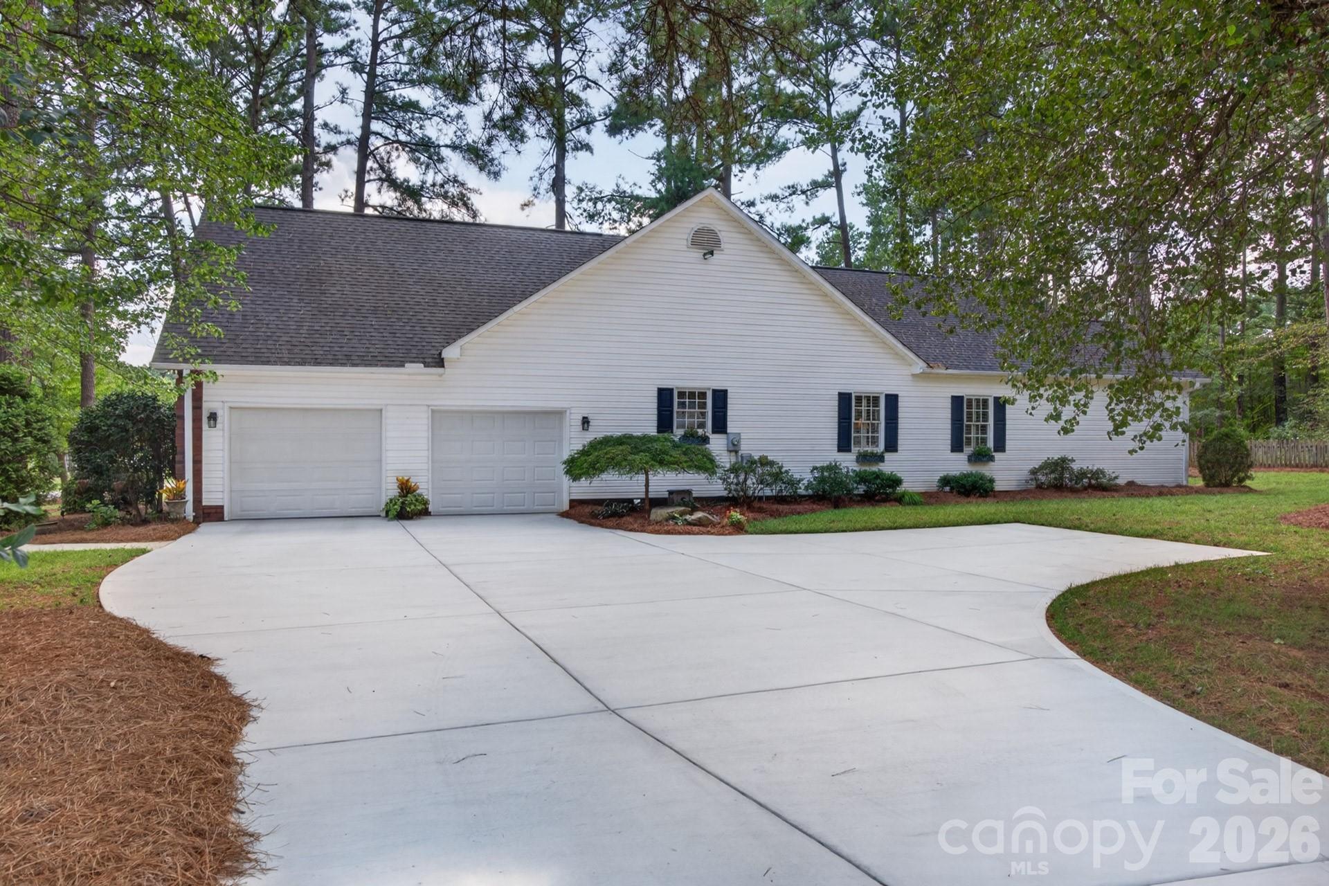Single Family Residence at 190 Bonaventure Drive, Salisbury, photo 15 of 30