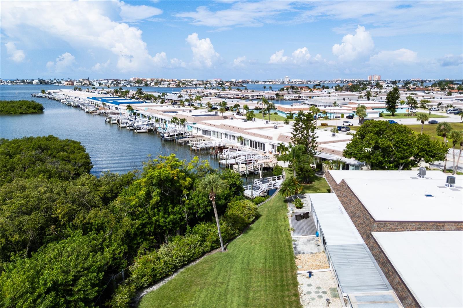Villa at 186 BOCA CIEGA POINT SOUTH BLVD, ST PETERSBURG, photo 50 of 67