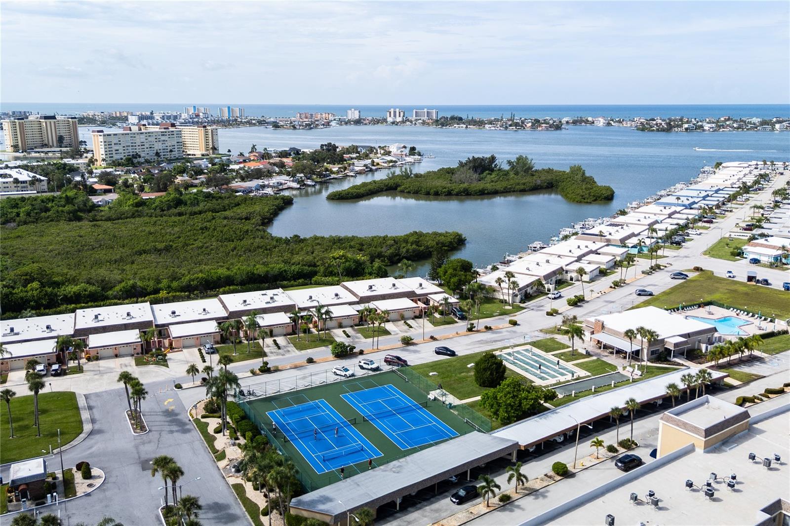 Villa at 186 BOCA CIEGA POINT SOUTH BLVD, ST PETERSBURG, photo 61 of 67