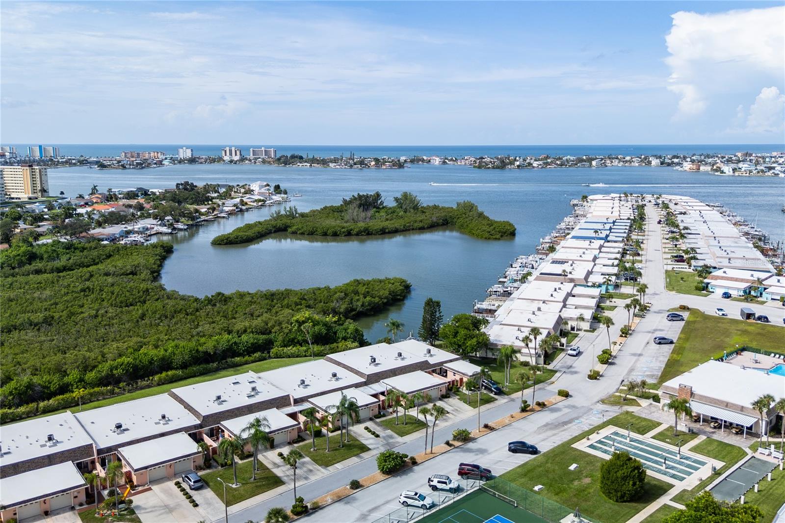 Villa at 186 BOCA CIEGA POINT SOUTH BLVD, ST PETERSBURG, photo 62 of 67