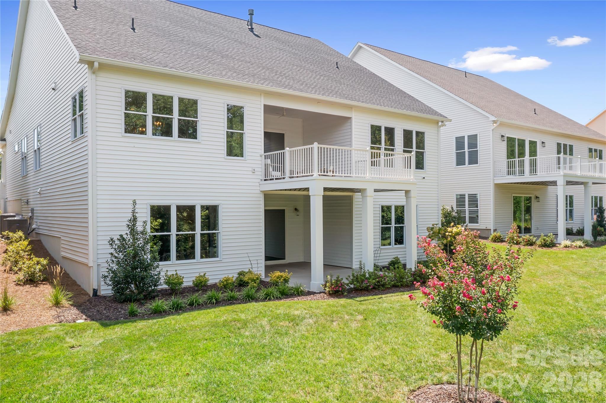 Single Family Residence at 13002 Hazelbrook Lane, Cornelius, photo 2 of 22