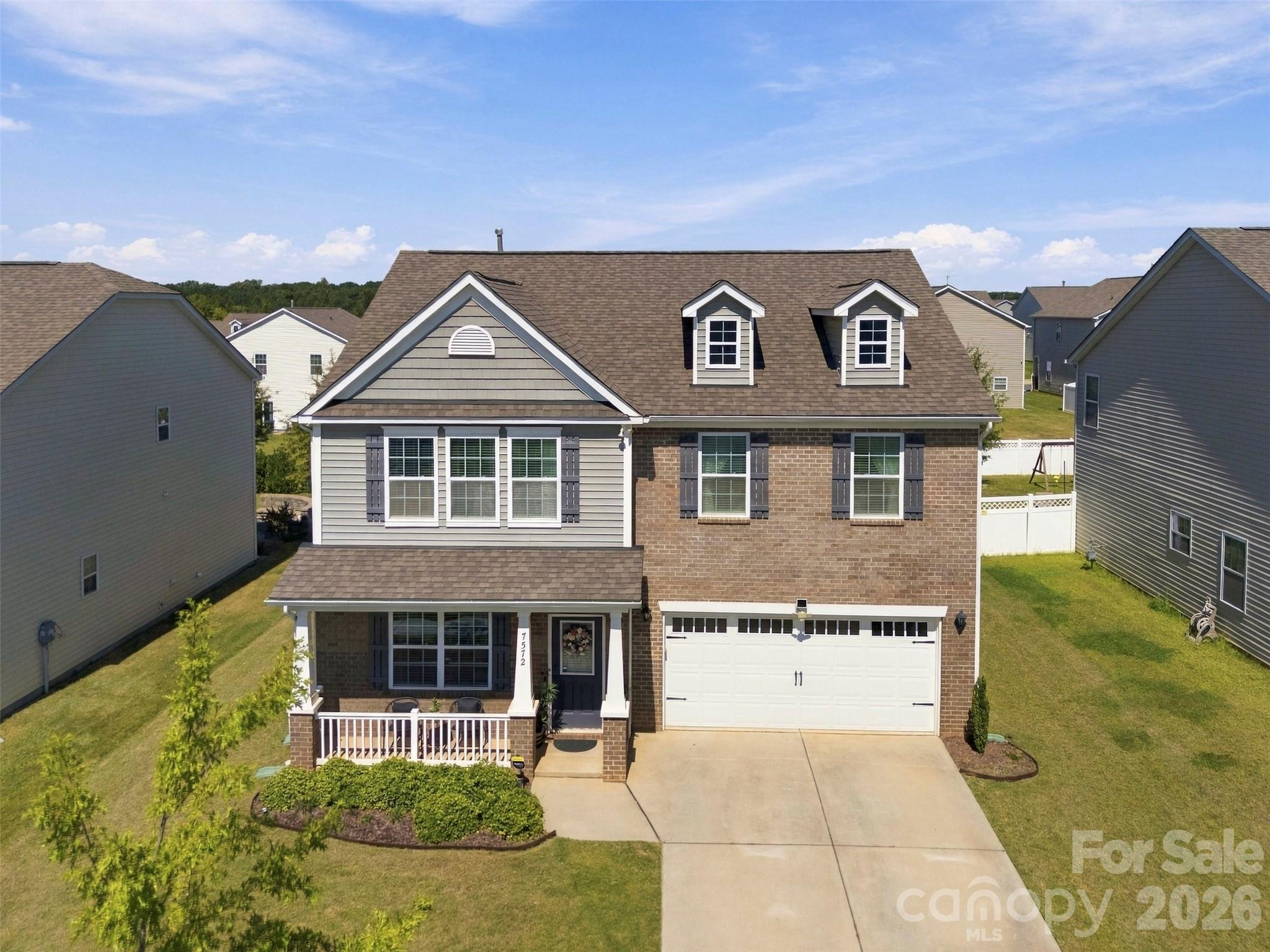 Single Family Residence at 7572 Nolen Farm Drive, Gastonia, photo 3 of 45