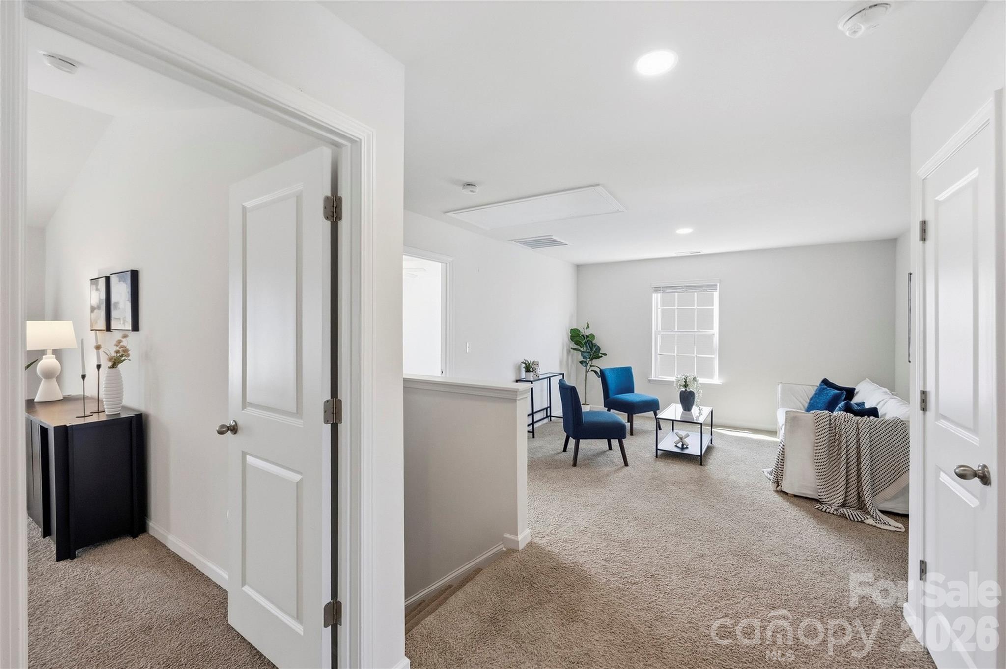 Upper level- versatile loft - 7572 Nolen Farm Drive, Gastonia