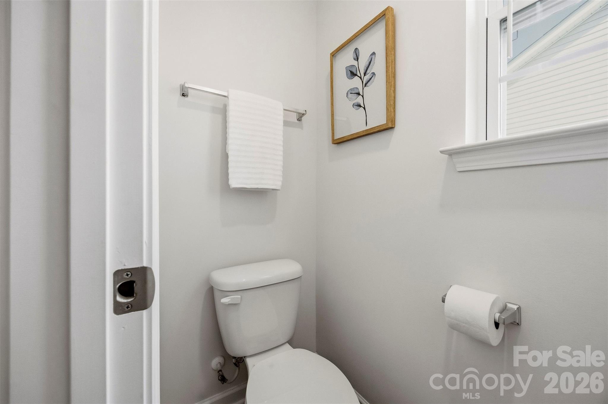 Upper level primary suite ensuite bathroom - 7572 Nolen Farm Drive, Gastonia