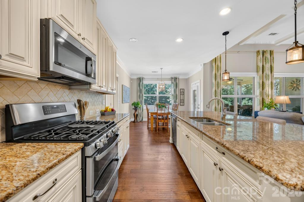 Single Family Residence at 108 Butler Drive, Mooresville, photo 19 of 46