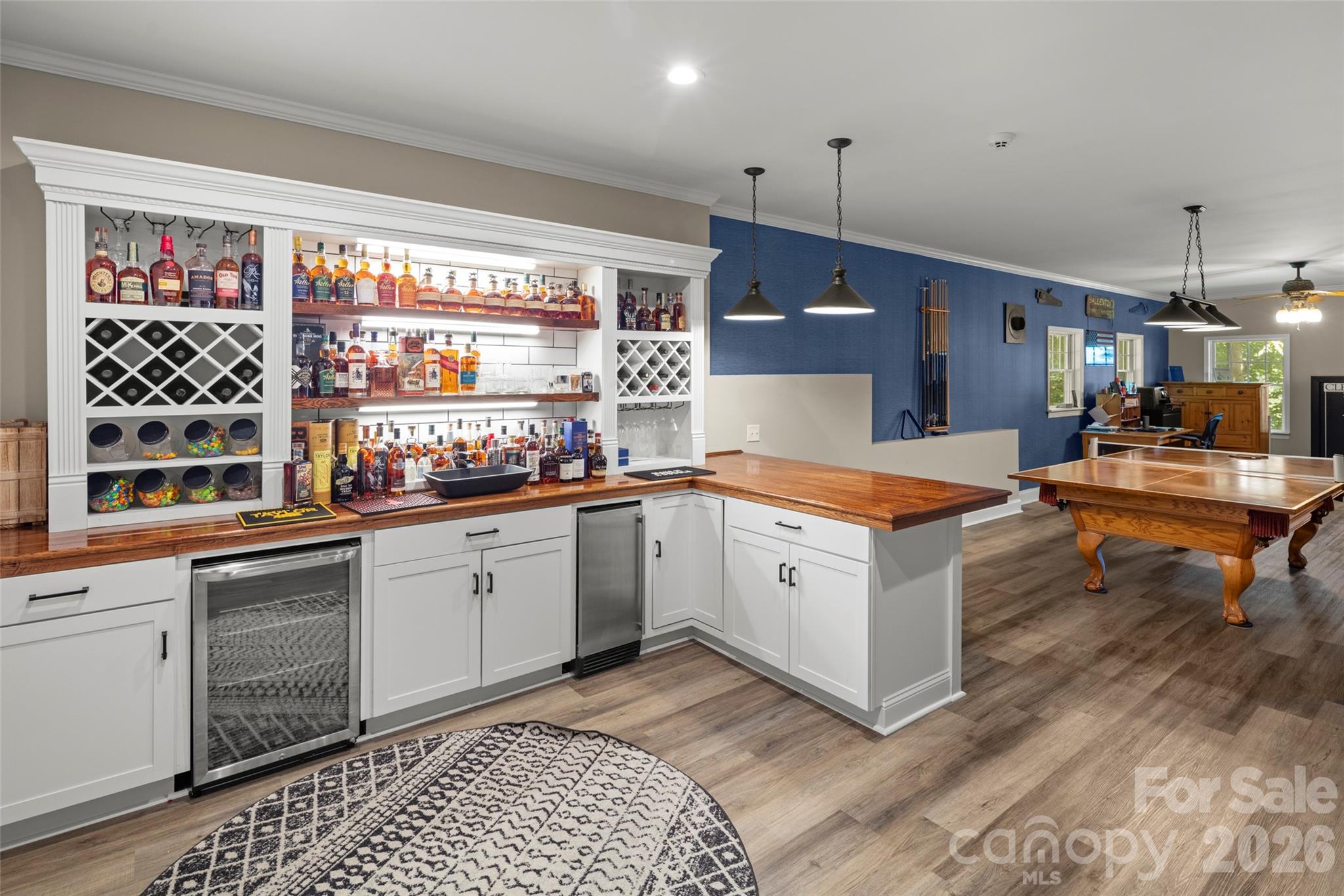 Wet bar and recreation room - 349 View Rock Lane, Hendersonville