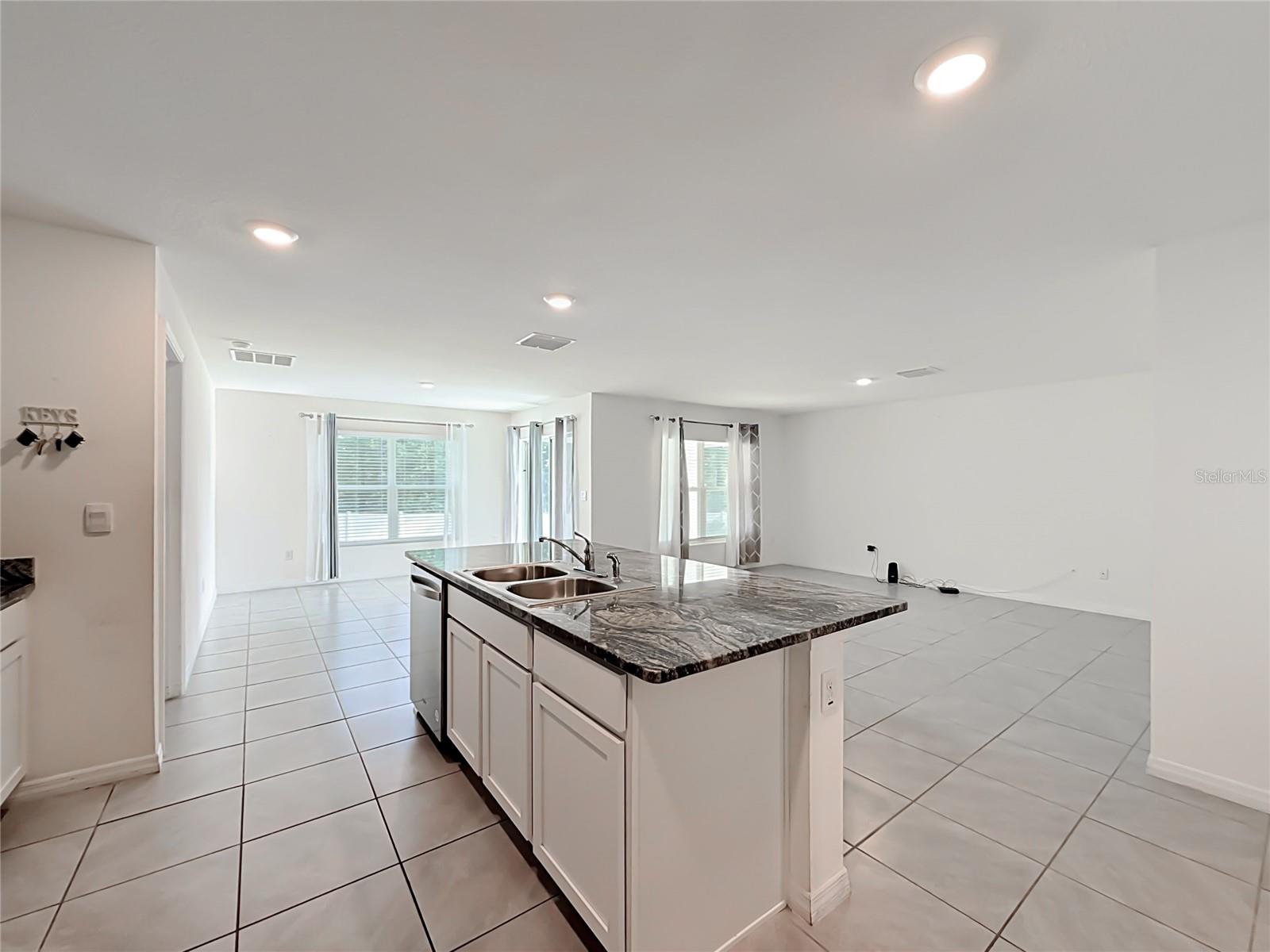 Single Family Residence at 7161 SW 135TH PL, OCALA, photo 5 of 54