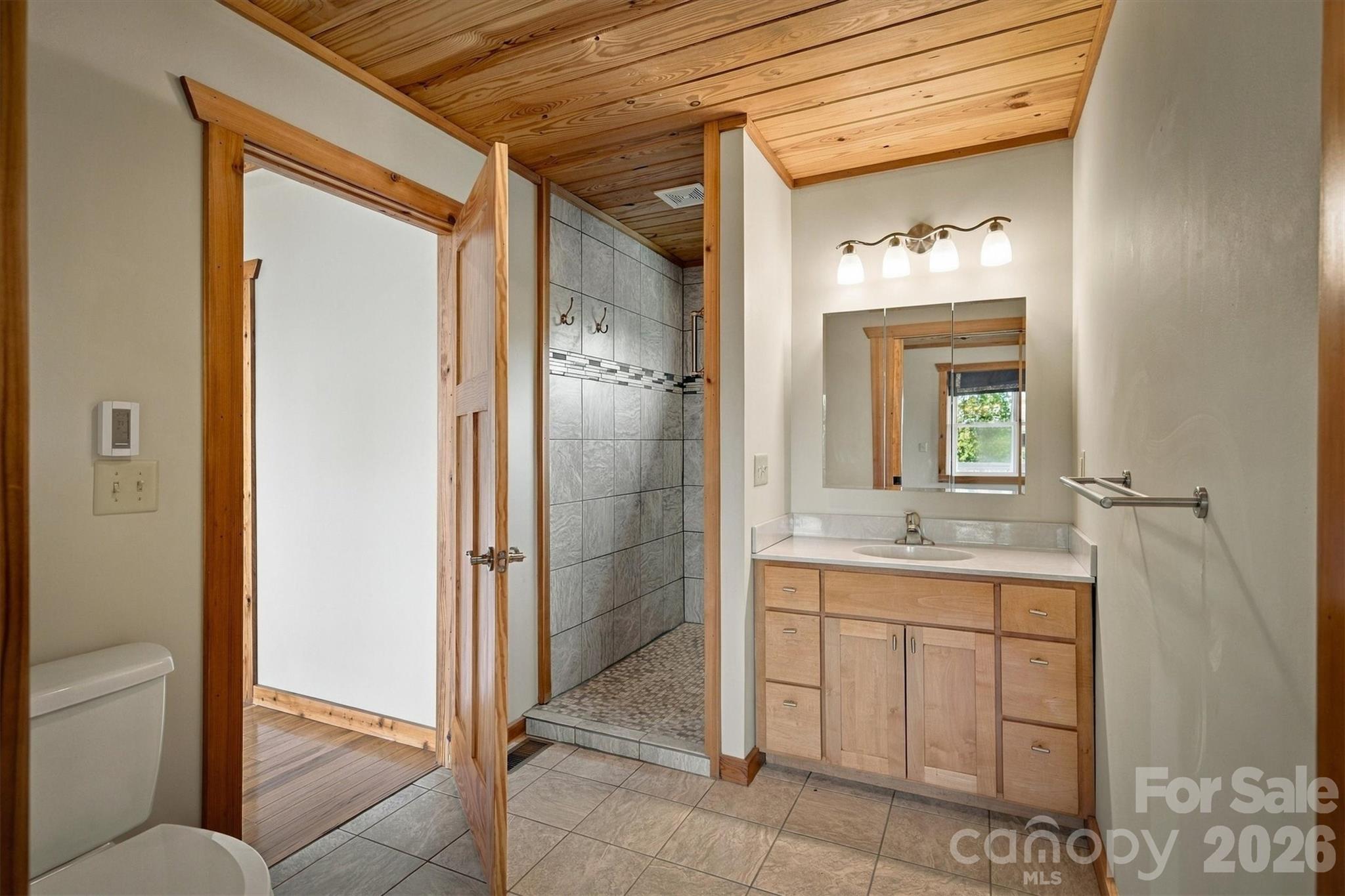 Single Family Residence at 2262 Grandview Peaks Drive, Nebo, photo 29 of 39