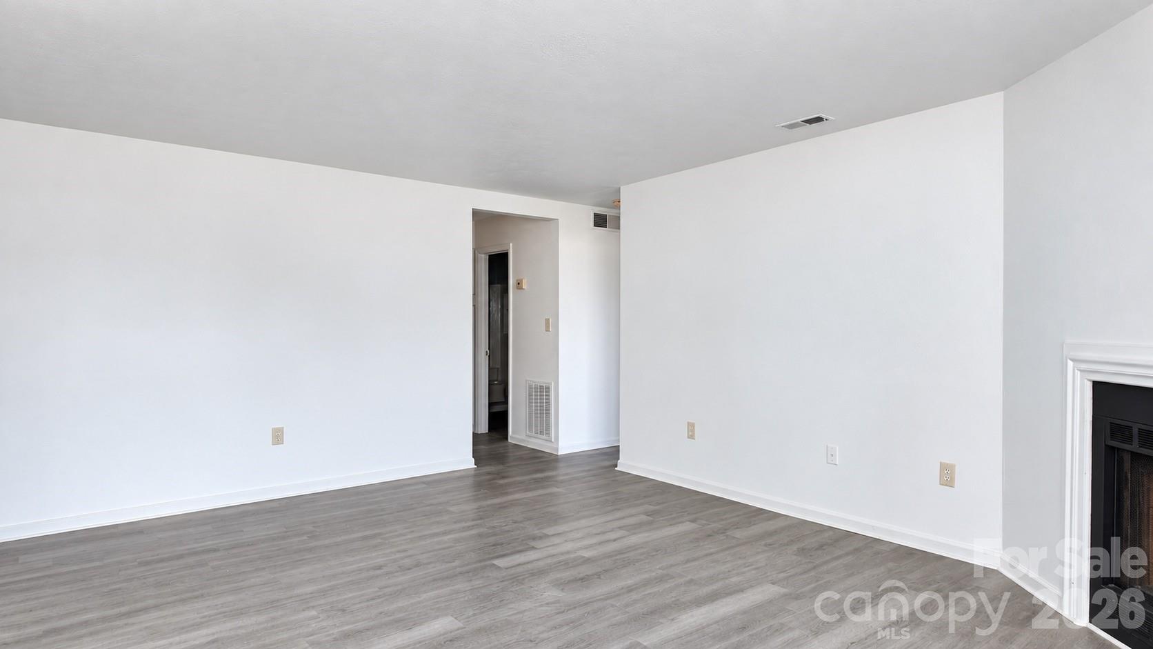 Condominium at 8032 Tremaine Court, Charlotte, photo 4 of 20