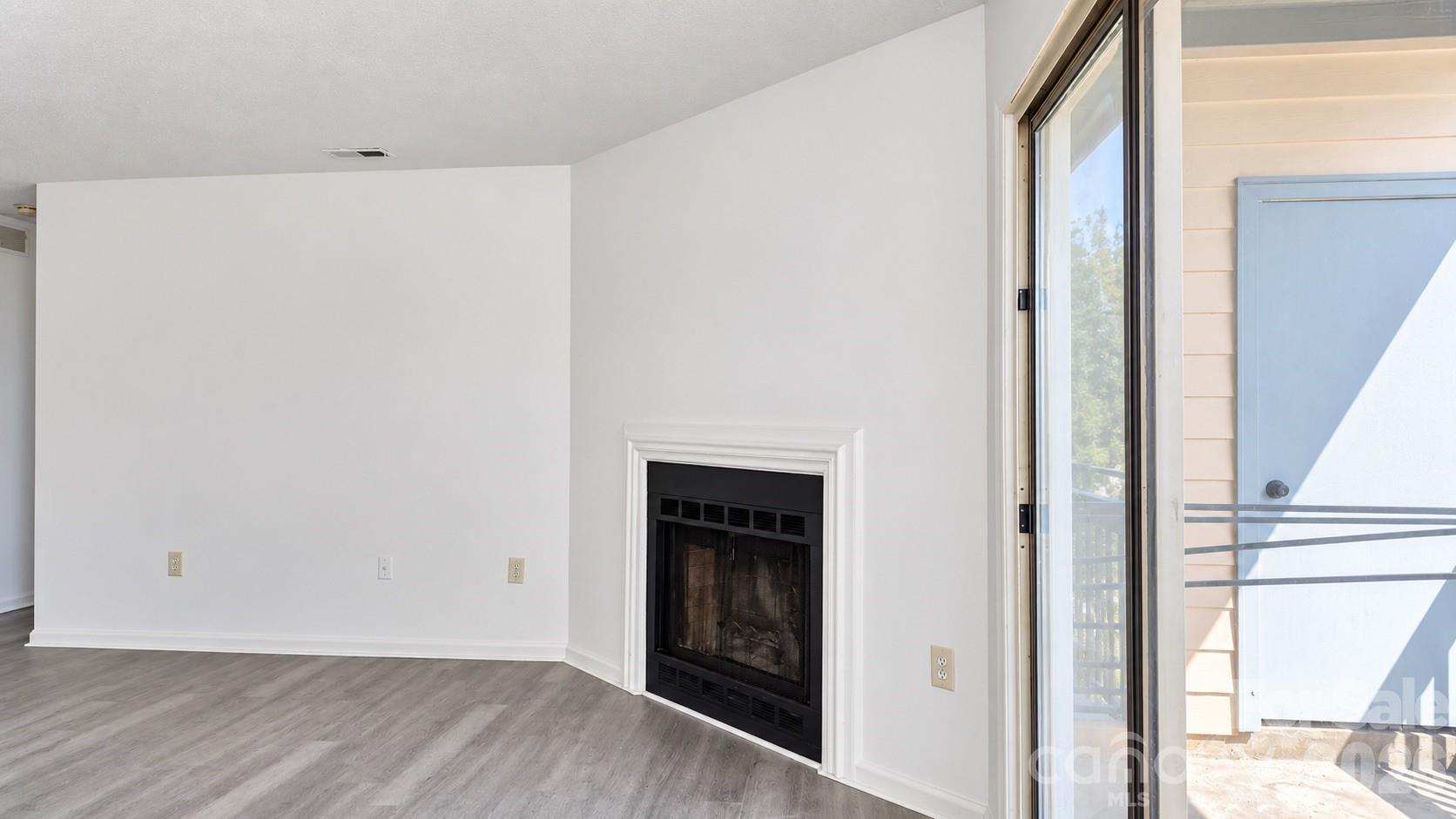Condominium at 8032 Tremaine Court, Charlotte, photo 5 of 20