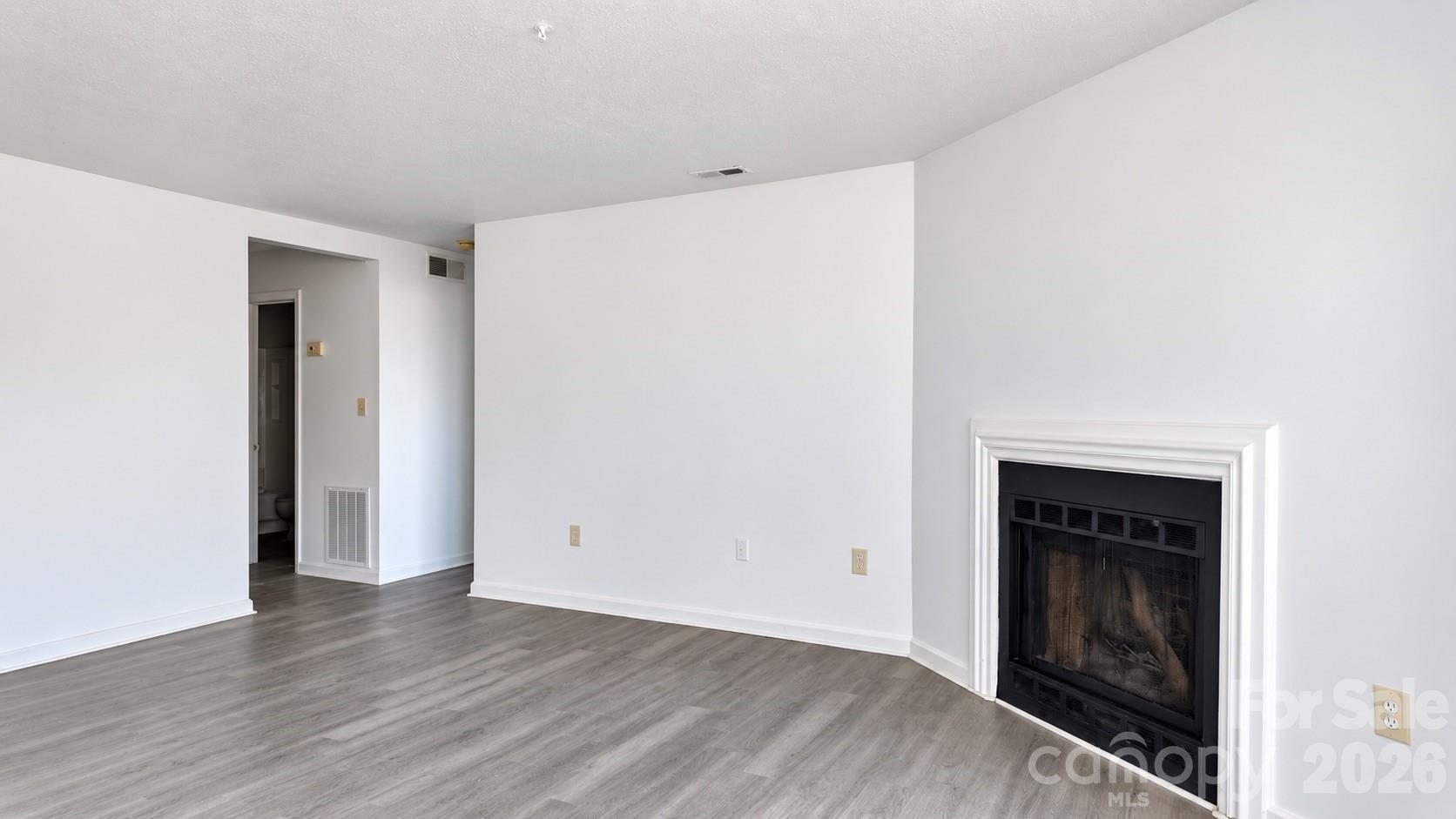 Condominium at 8032 Tremaine Court, Charlotte, photo 6 of 20