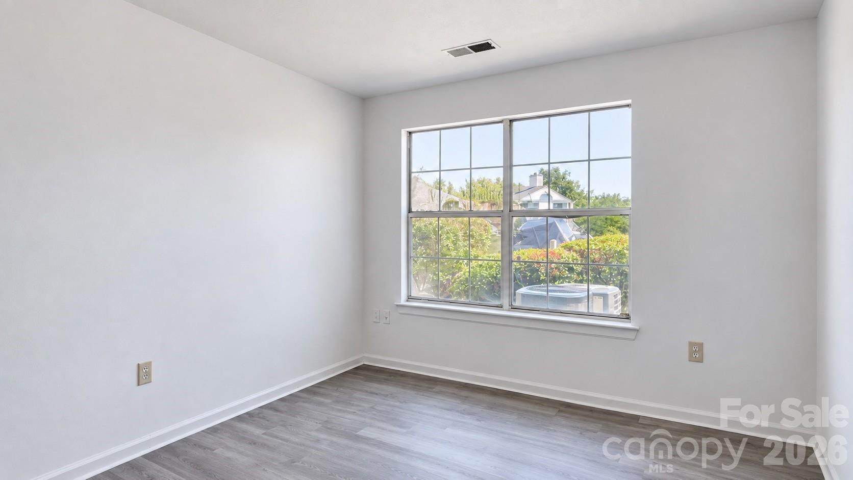 Condominium at 8032 Tremaine Court, Charlotte, photo 11 of 20