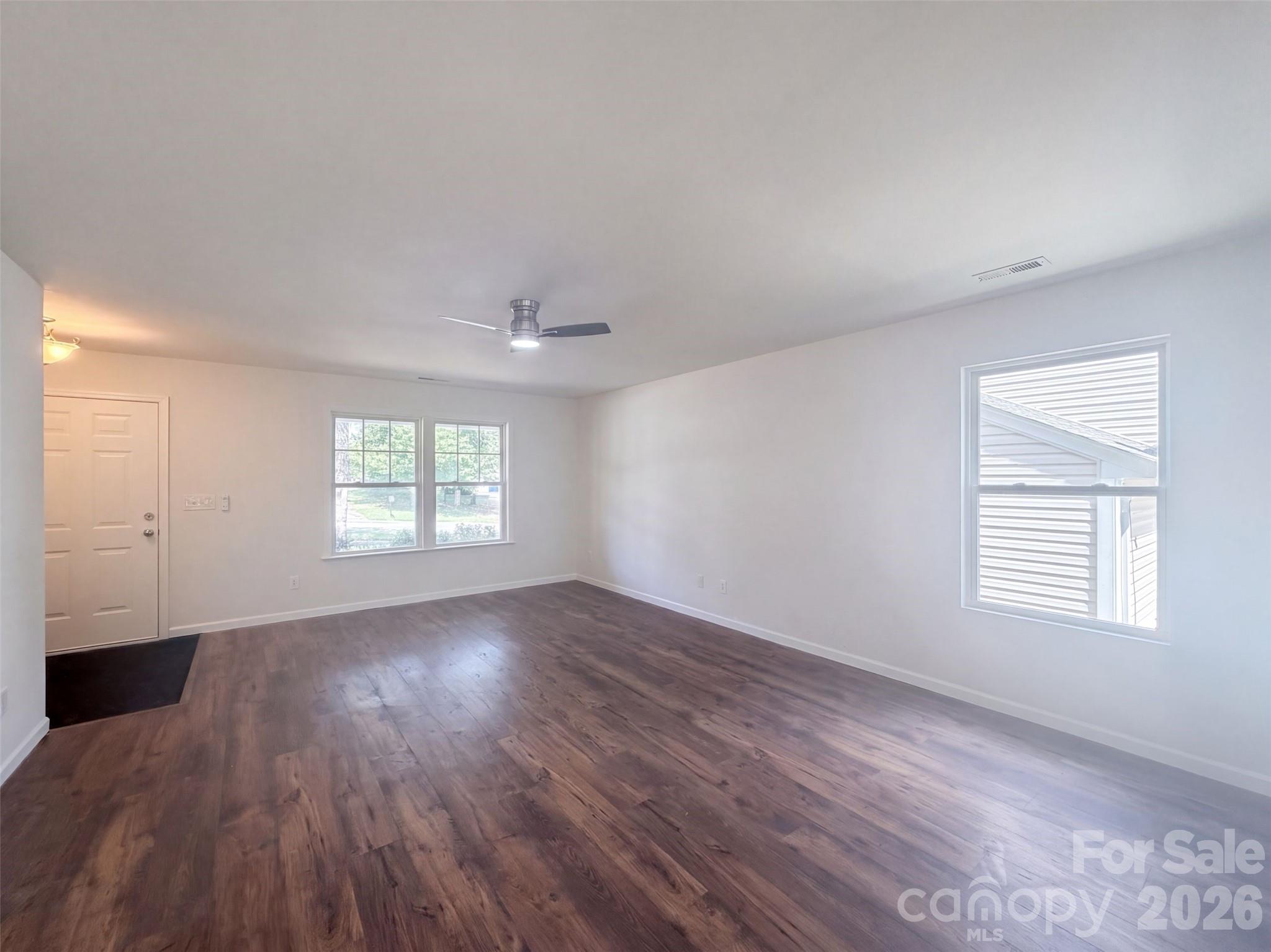 Single Family Residence at 112 Sheridan Court, Mooresville, photo 7 of 16