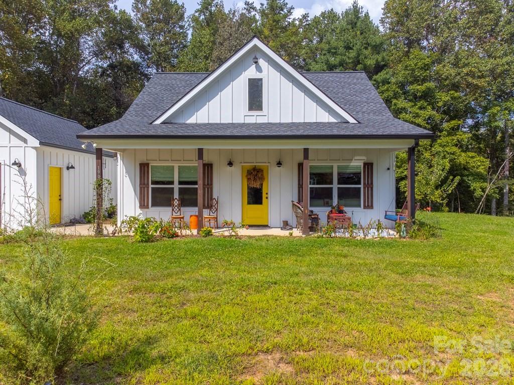 Single Family Residence at 190 FORT HEMBREE Road, Hayesville, photo 2 of 18