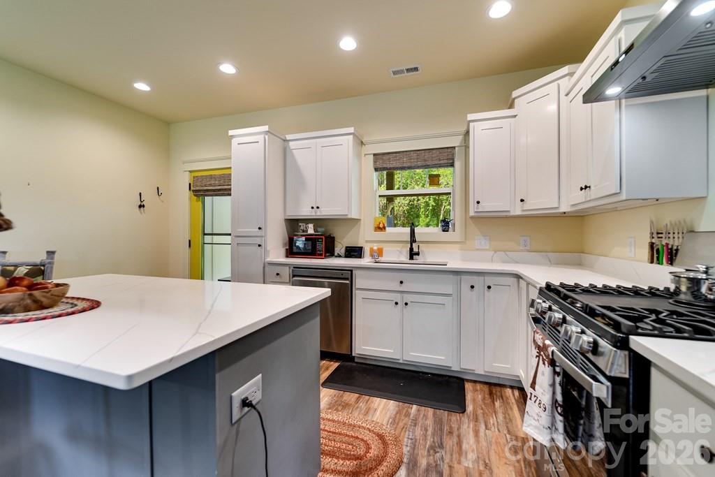 Single Family Residence at 190 FORT HEMBREE Road, Hayesville, photo 10 of 18