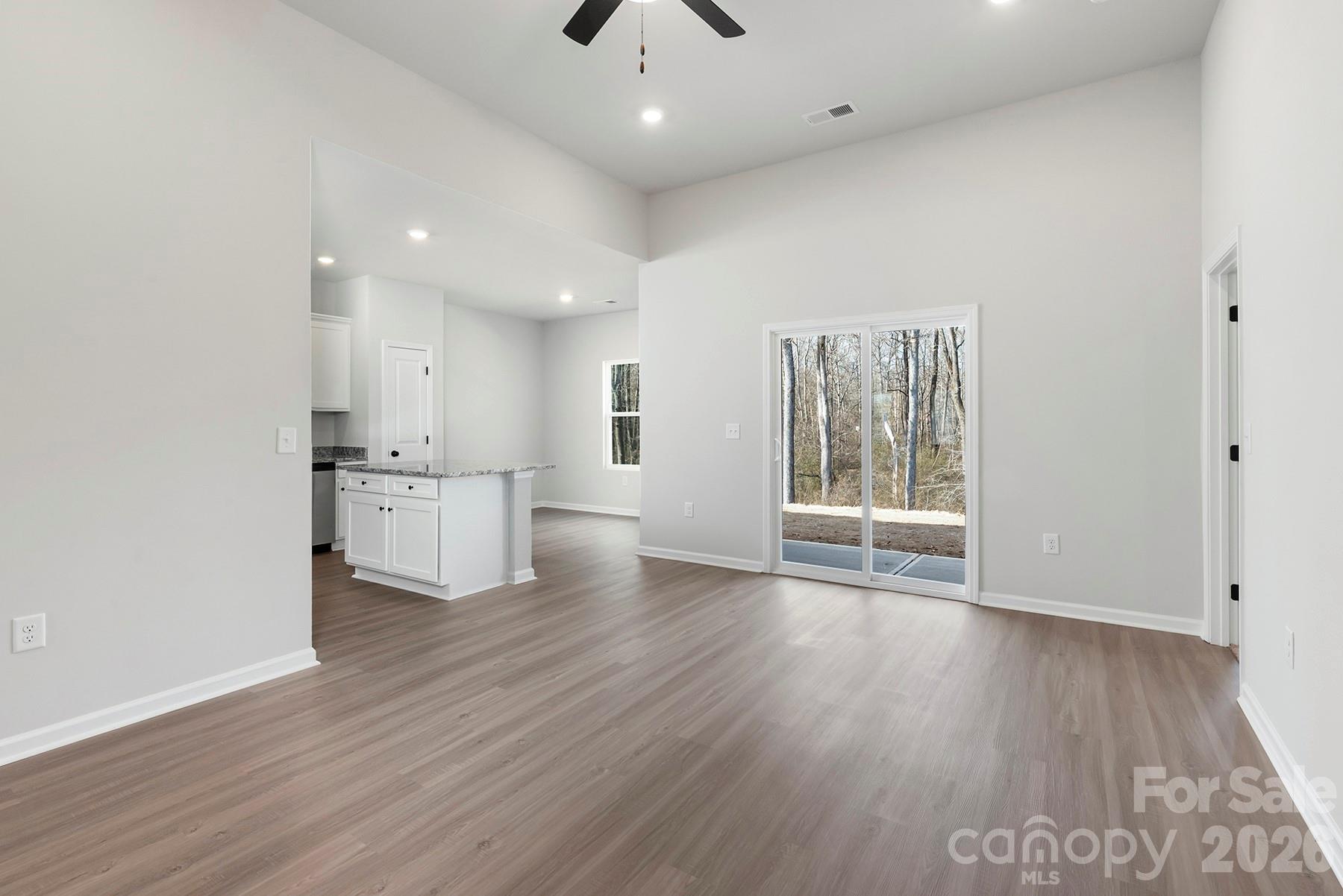 Single Family Residence at 1103 Elyan Street, Richburg, photo 5 of 17