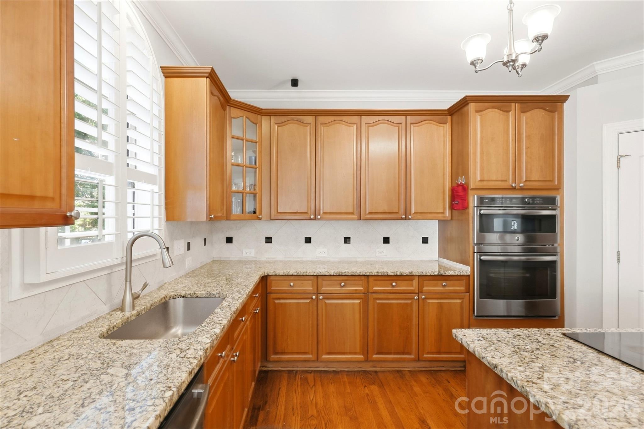 Single Family Residence at 14923 Hawick Manor Lane, Pineville, photo 14 of 48