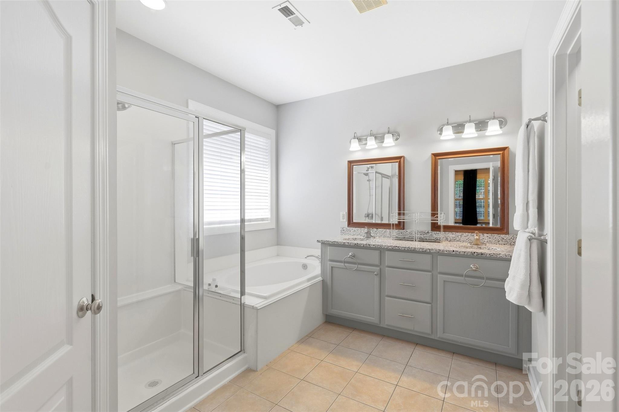 Single Family Residence at 14923 Hawick Manor Lane, Pineville, photo 22 of 48