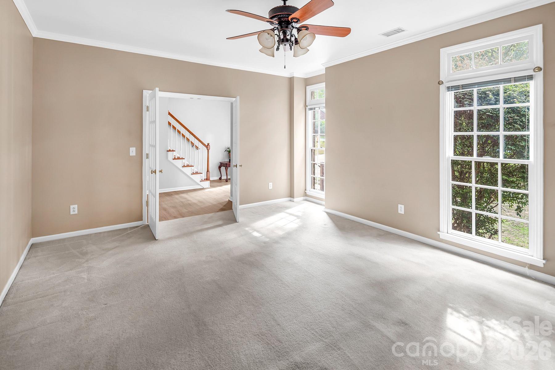 Single Family Residence at 5016 Hickory Lake Lane, Matthews, photo 5 of 48