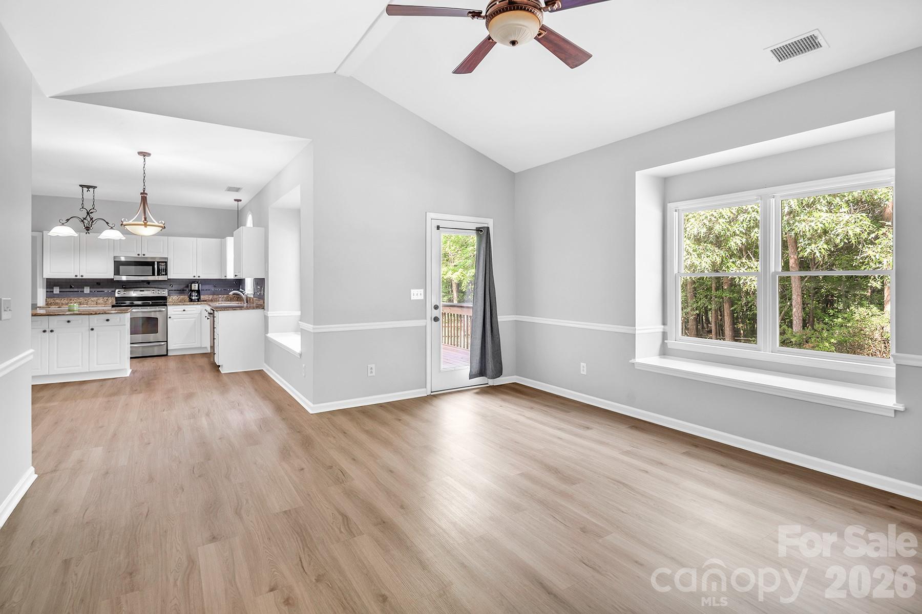 Single Family Residence at 5016 Hickory Lake Lane, Matthews, photo 20 of 48