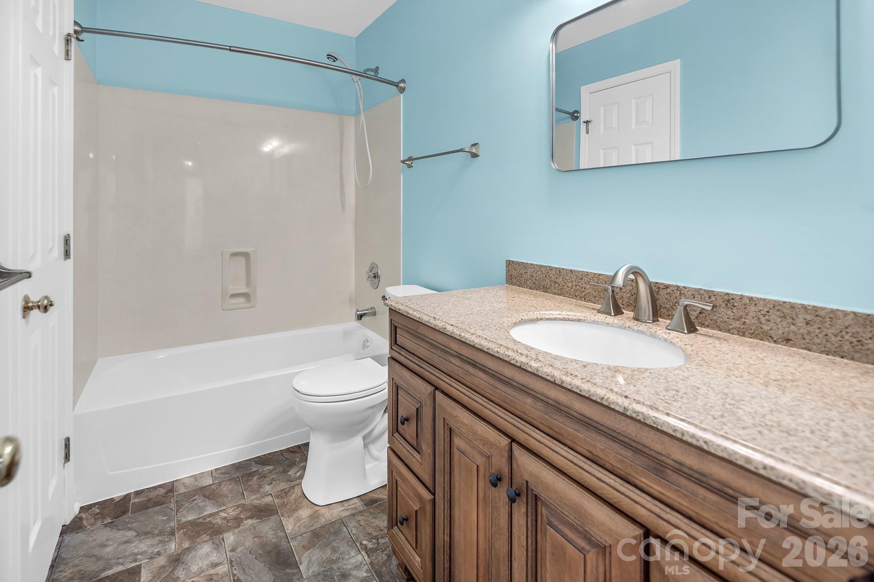 Single Family Residence at 5016 Hickory Lake Lane, Matthews, photo 29 of 48