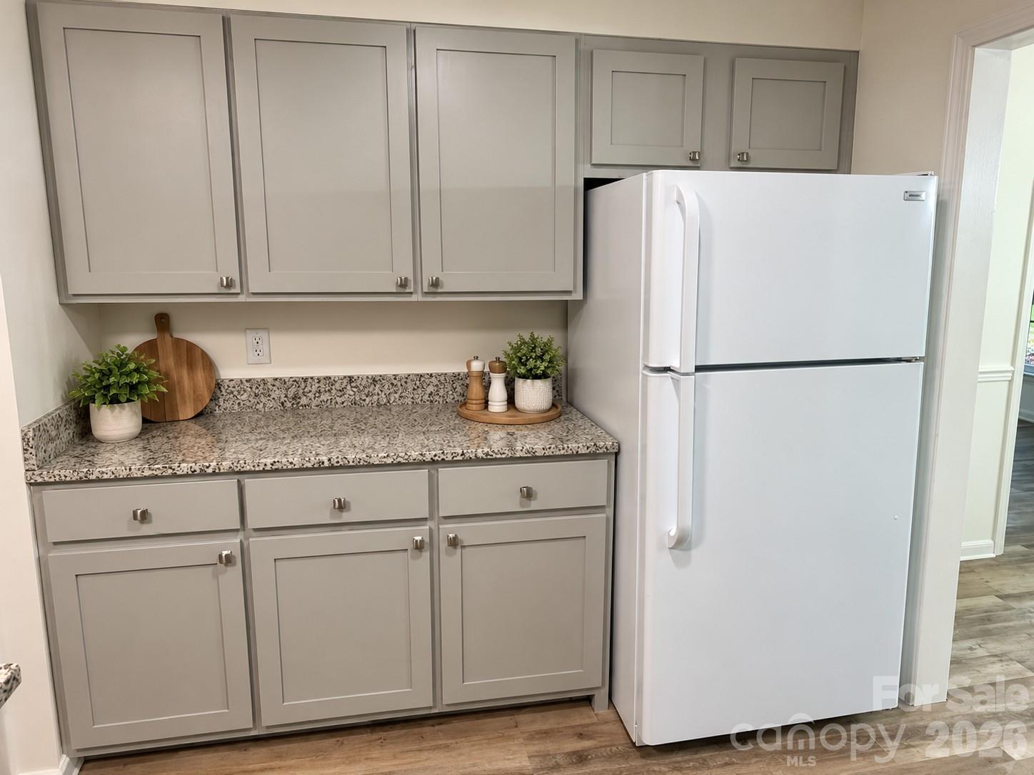 decor added - 845 Cherokee Place SW, Lenoir