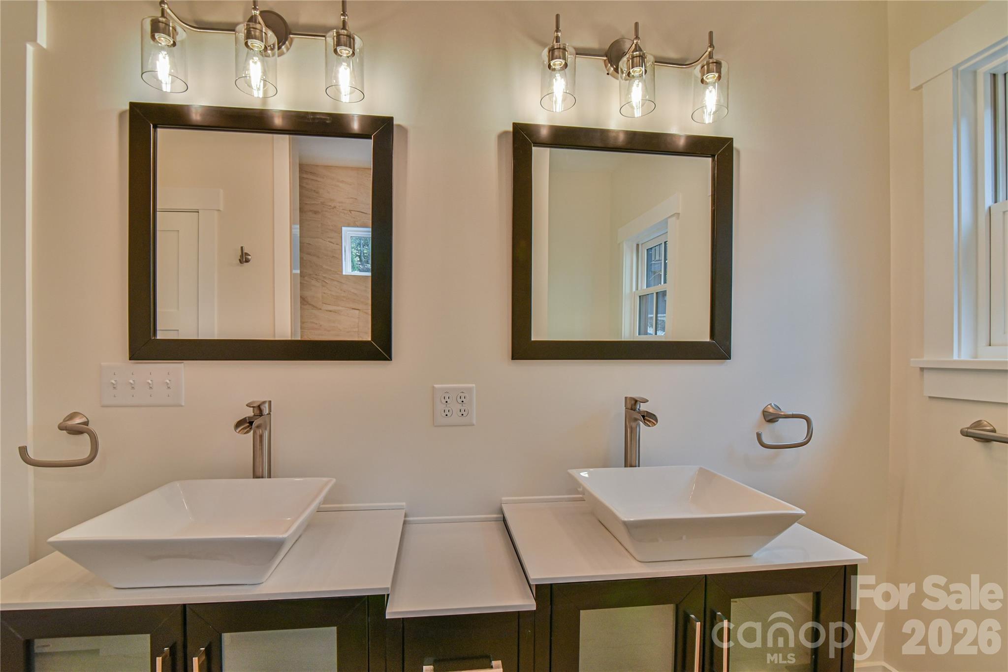 Single Family Residence at 71 Crossings Circle, Fairview, photo 17 of 48