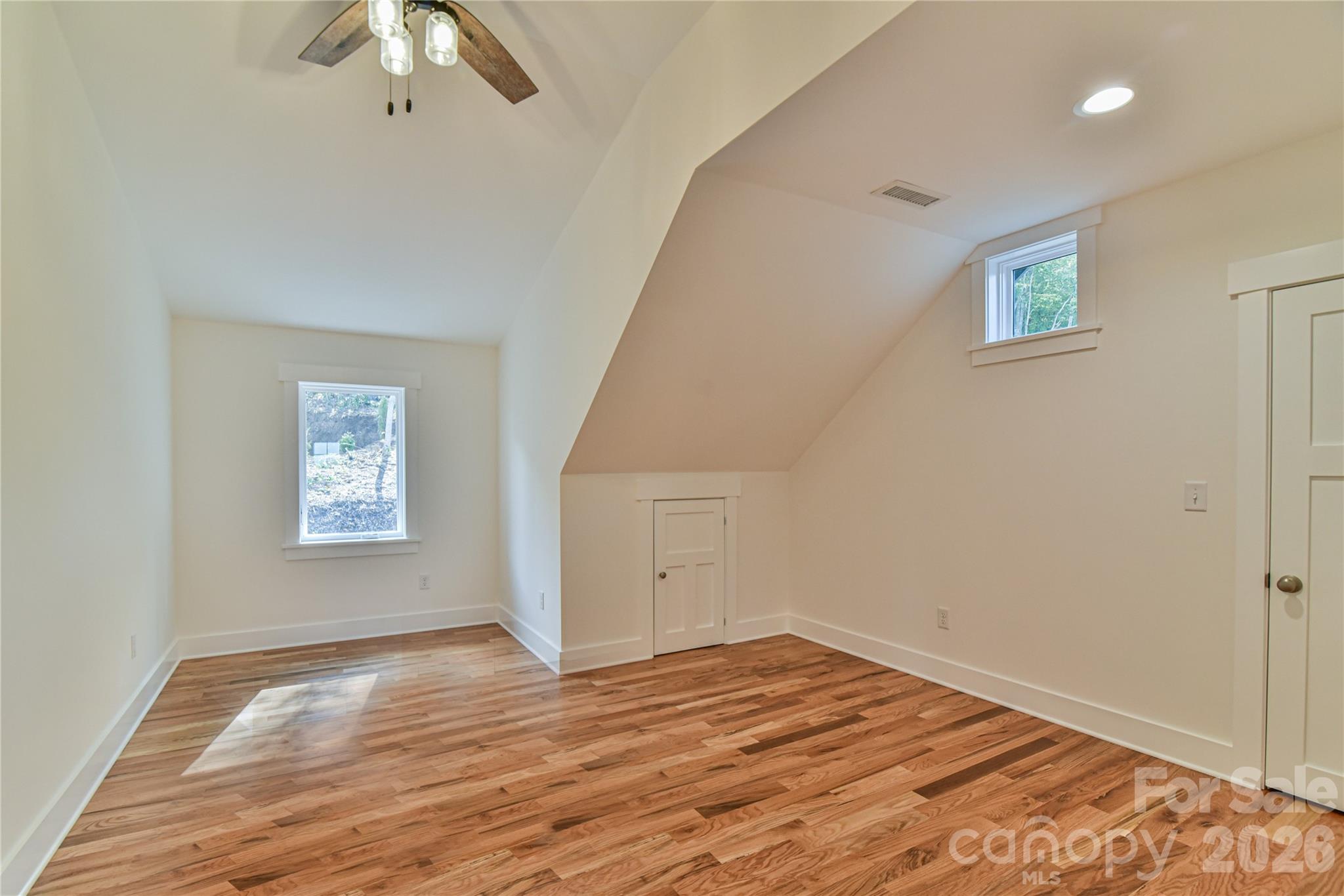 Single Family Residence at 71 Crossings Circle, Fairview, photo 20 of 48