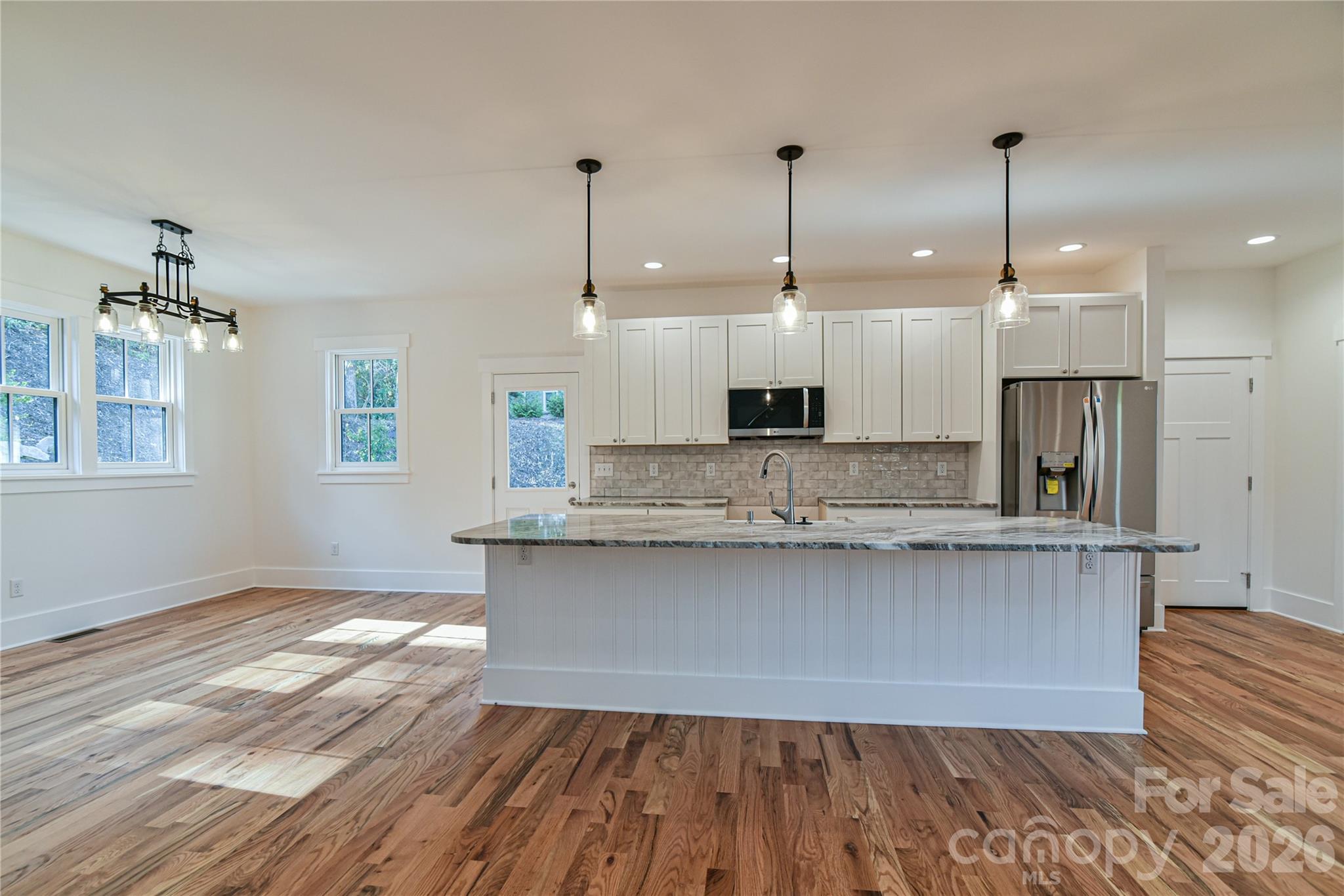 Single Family Residence at 71 Crossings Circle, Fairview, photo 8 of 48