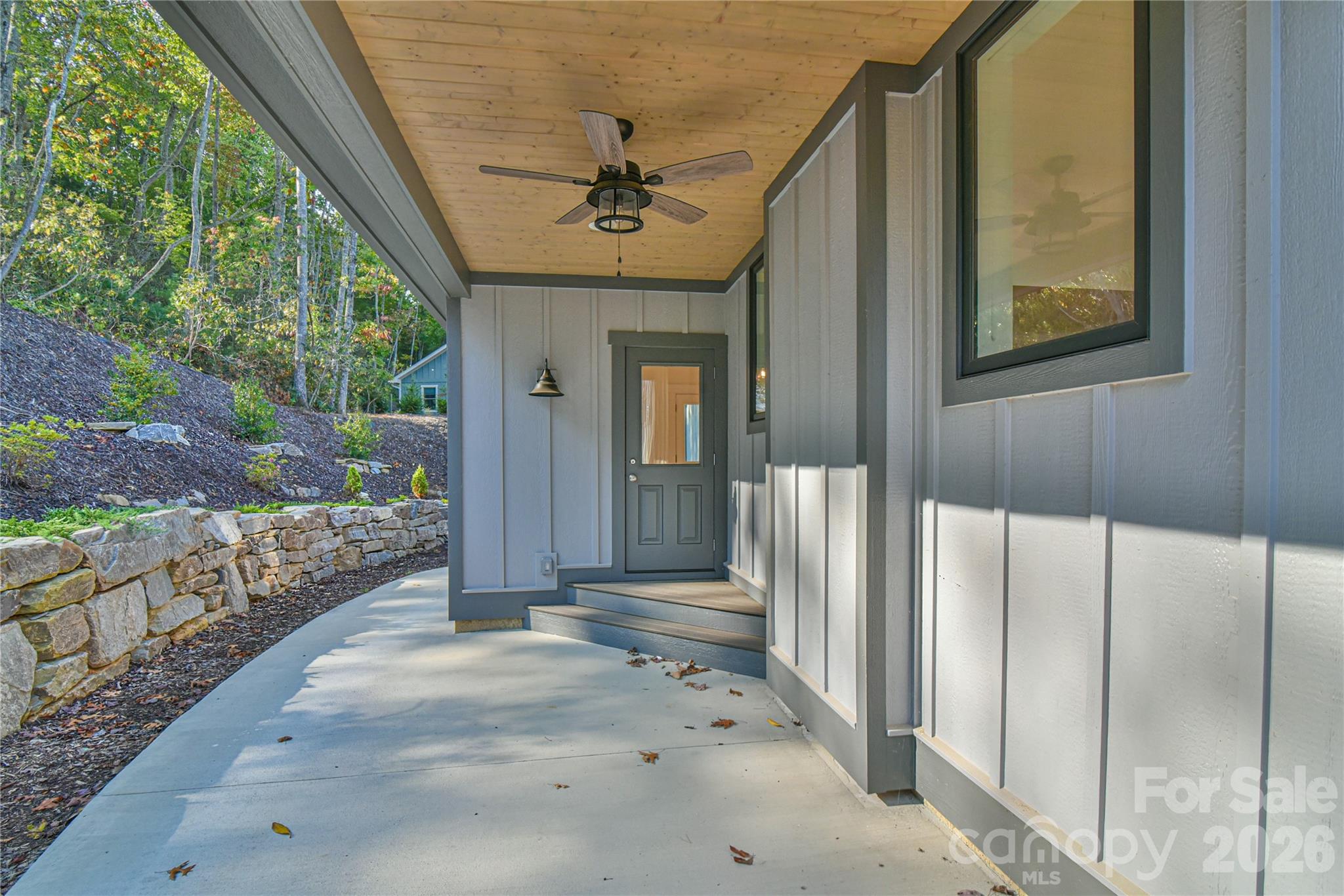 Single Family Residence at 71 Crossings Circle, Fairview, photo 10 of 48