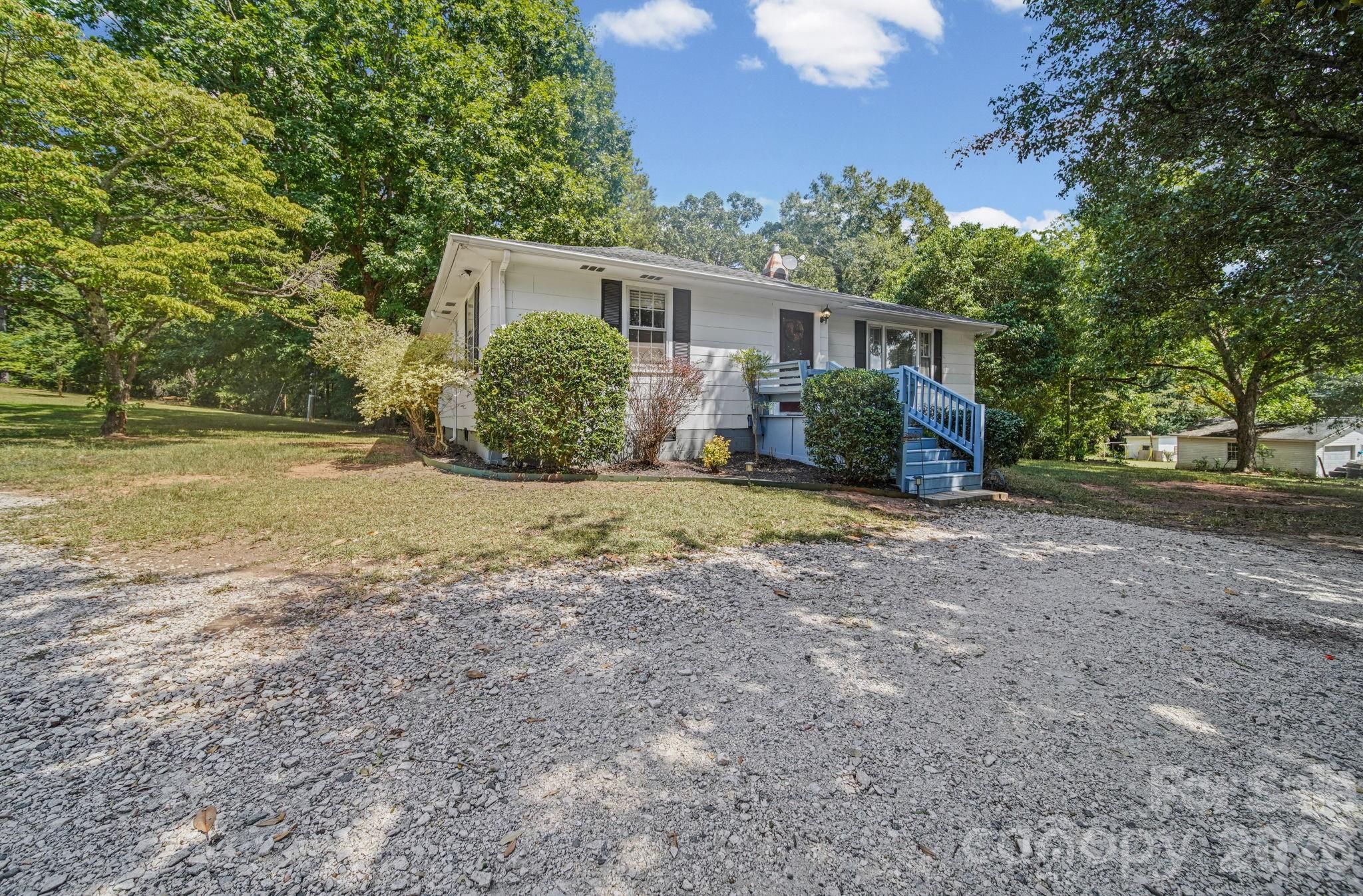 Single Family Residence at 823 Great Falls Highway, Chester, photo 3 of 28