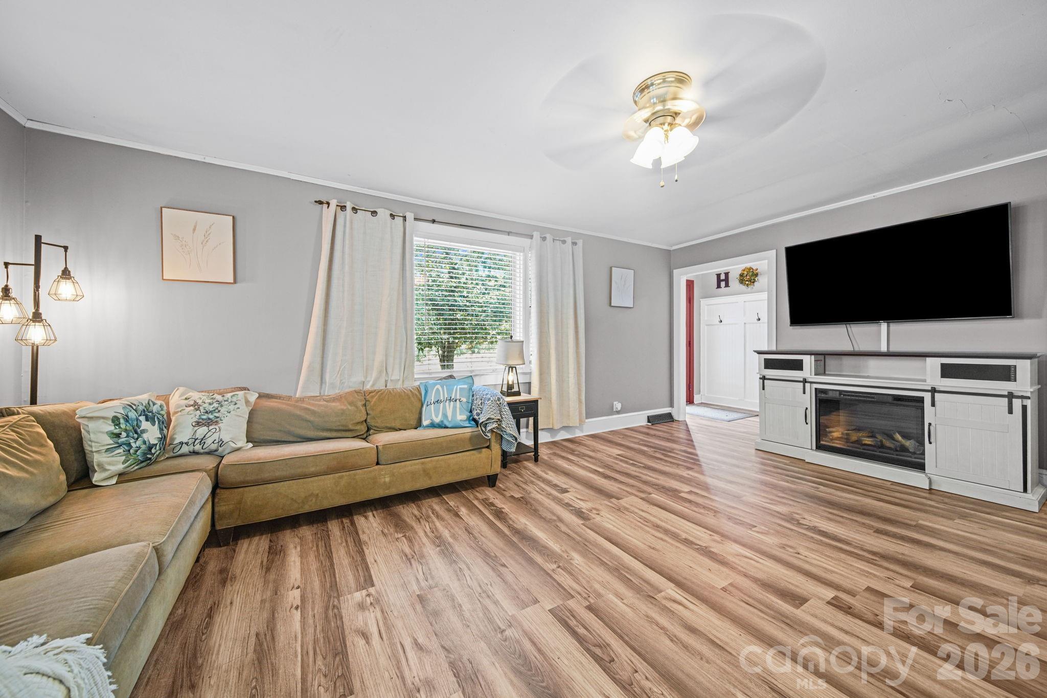 Single Family Residence at 823 Great Falls Highway, Chester, photo 7 of 28