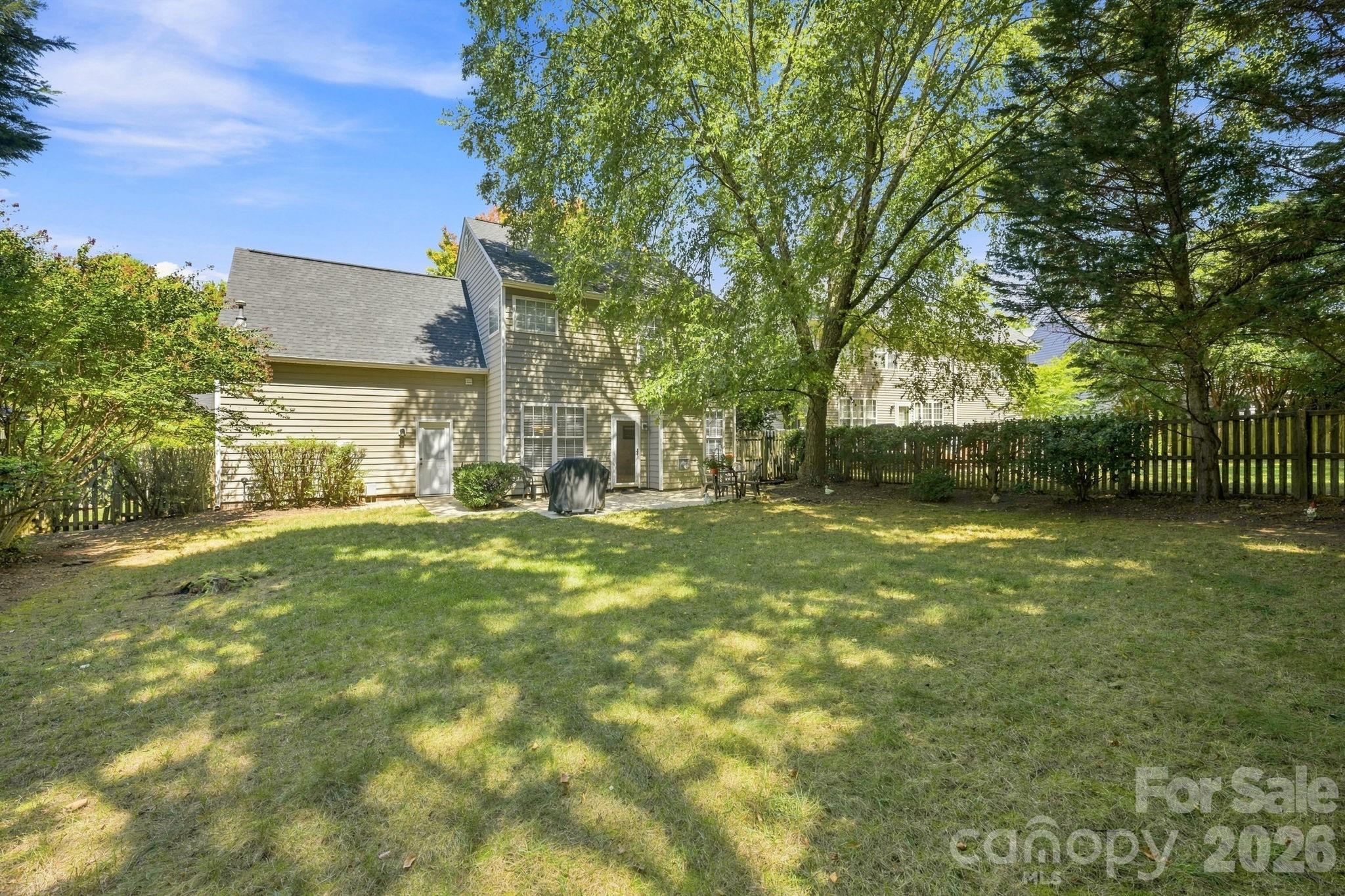 Single Family Residence at 10018 Glencrest Drive, Huntersville, photo 28 of 34
