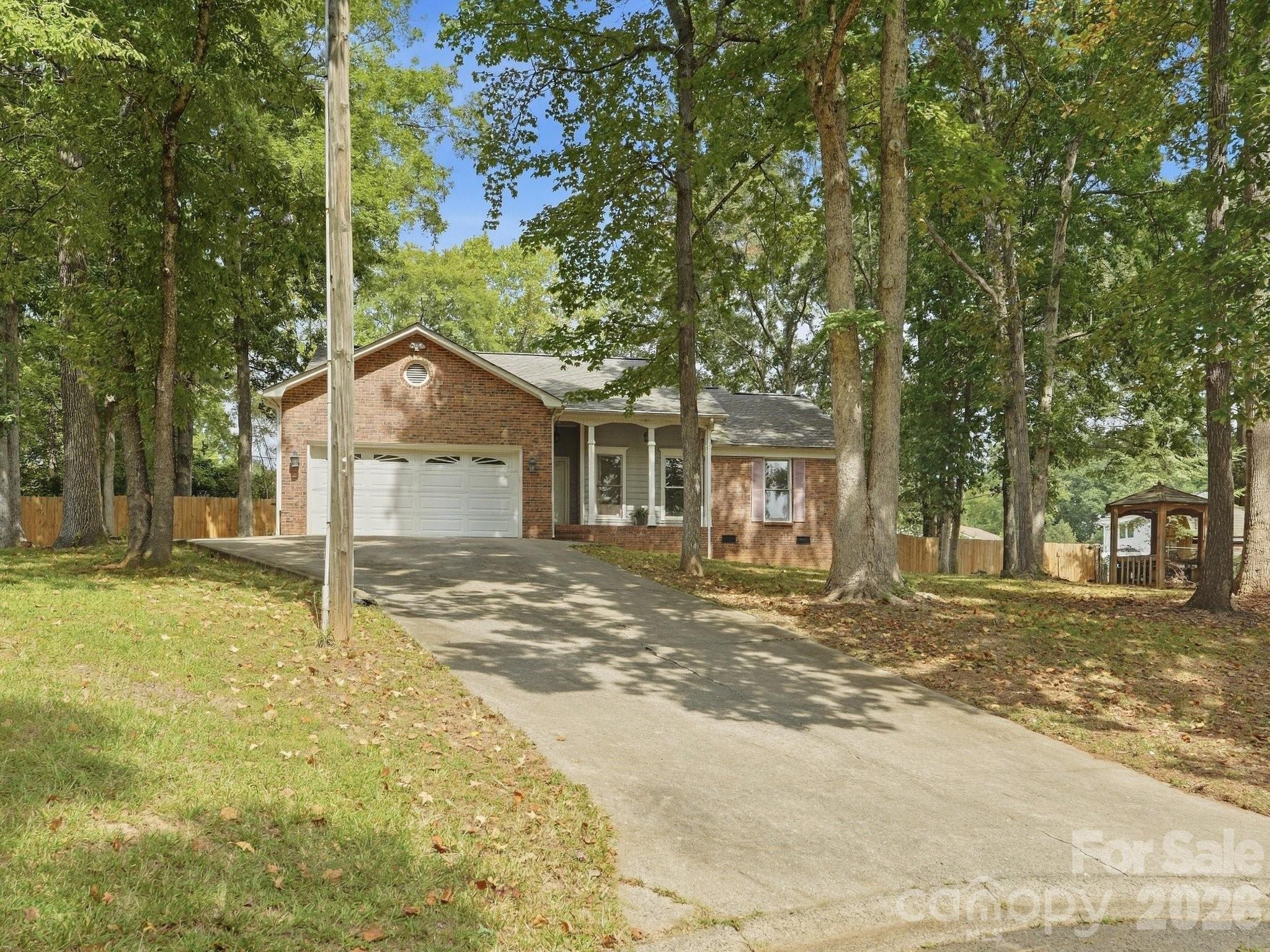 Single Family Residence at 504 Birnamwood Court, Fort Mill, photo 2 of 27