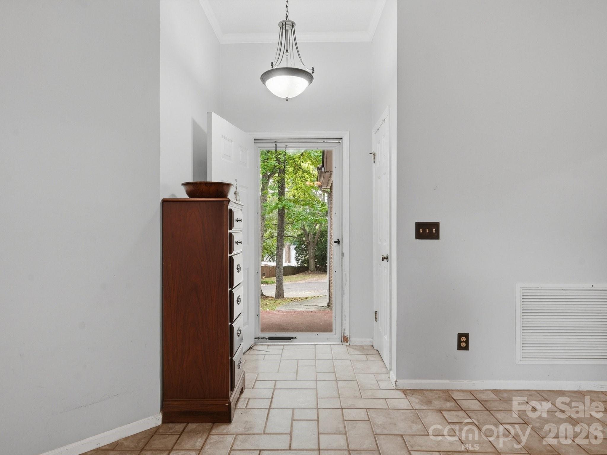 Single Family Residence at 504 Birnamwood Court, Fort Mill, photo 4 of 27