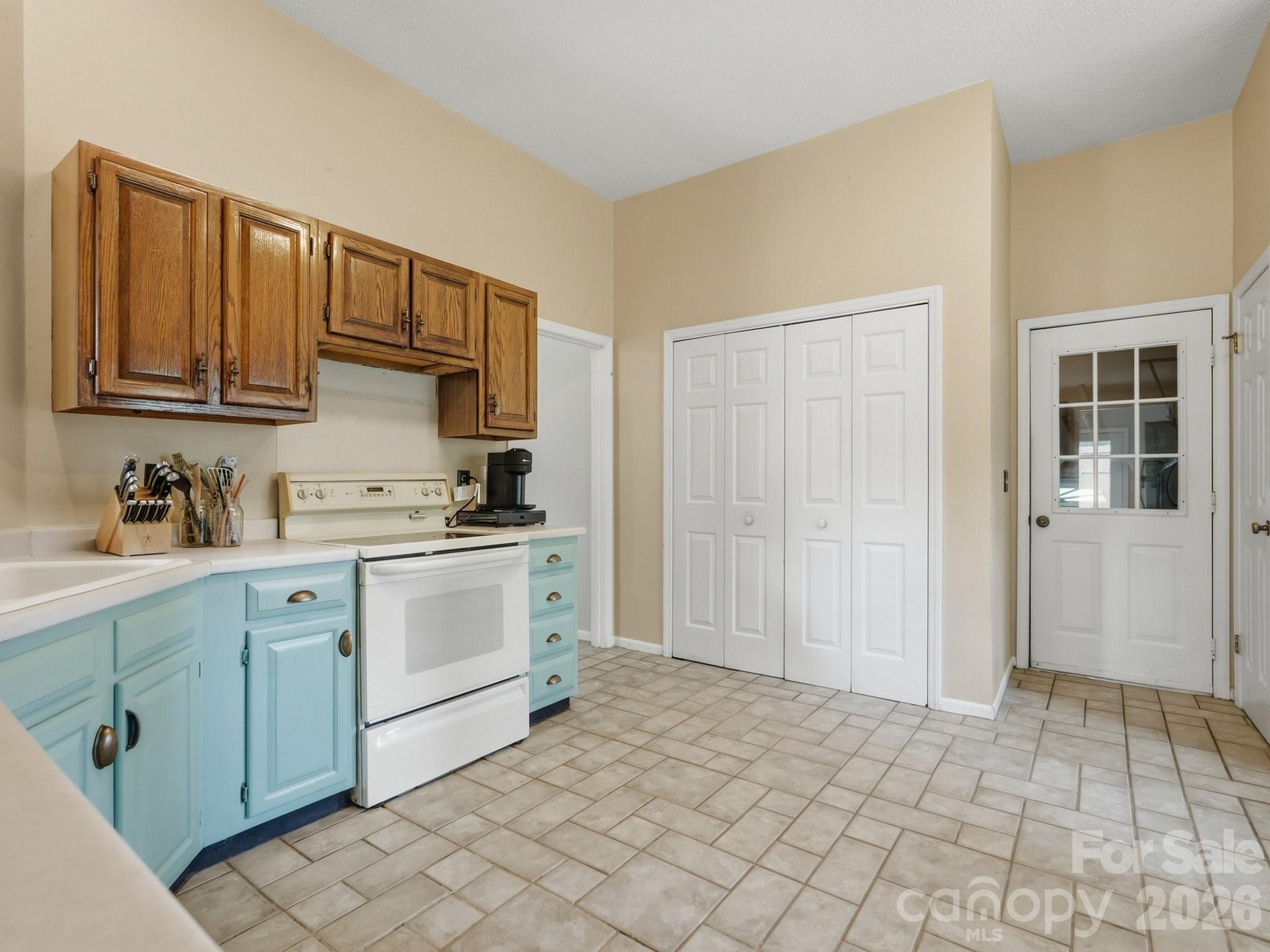 Single Family Residence at 504 Birnamwood Court, Fort Mill, photo 13 of 27