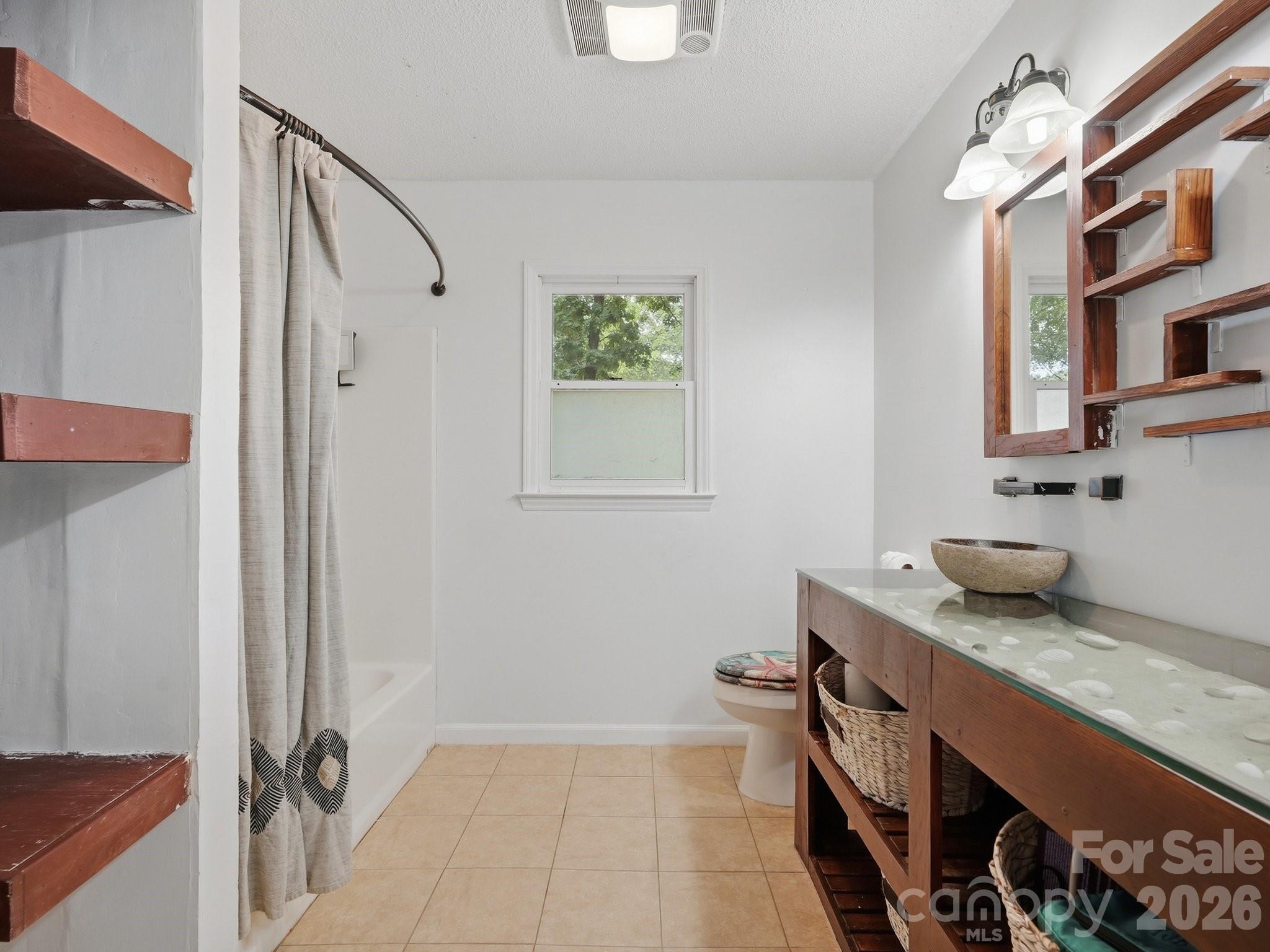 Single Family Residence at 504 Birnamwood Court, Fort Mill, photo 17 of 27