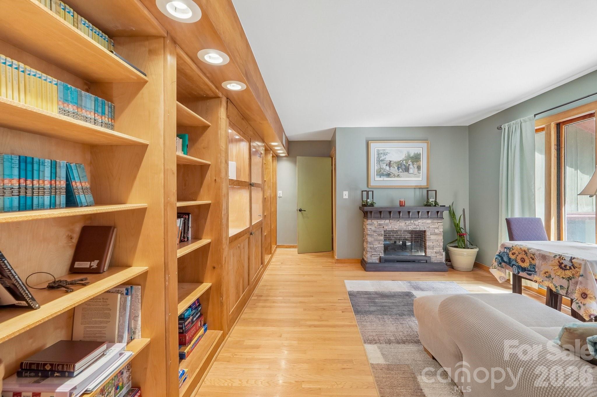 Library/sitting room off of the primary suite. - 2701 Cedar Trail Lane, Wingate