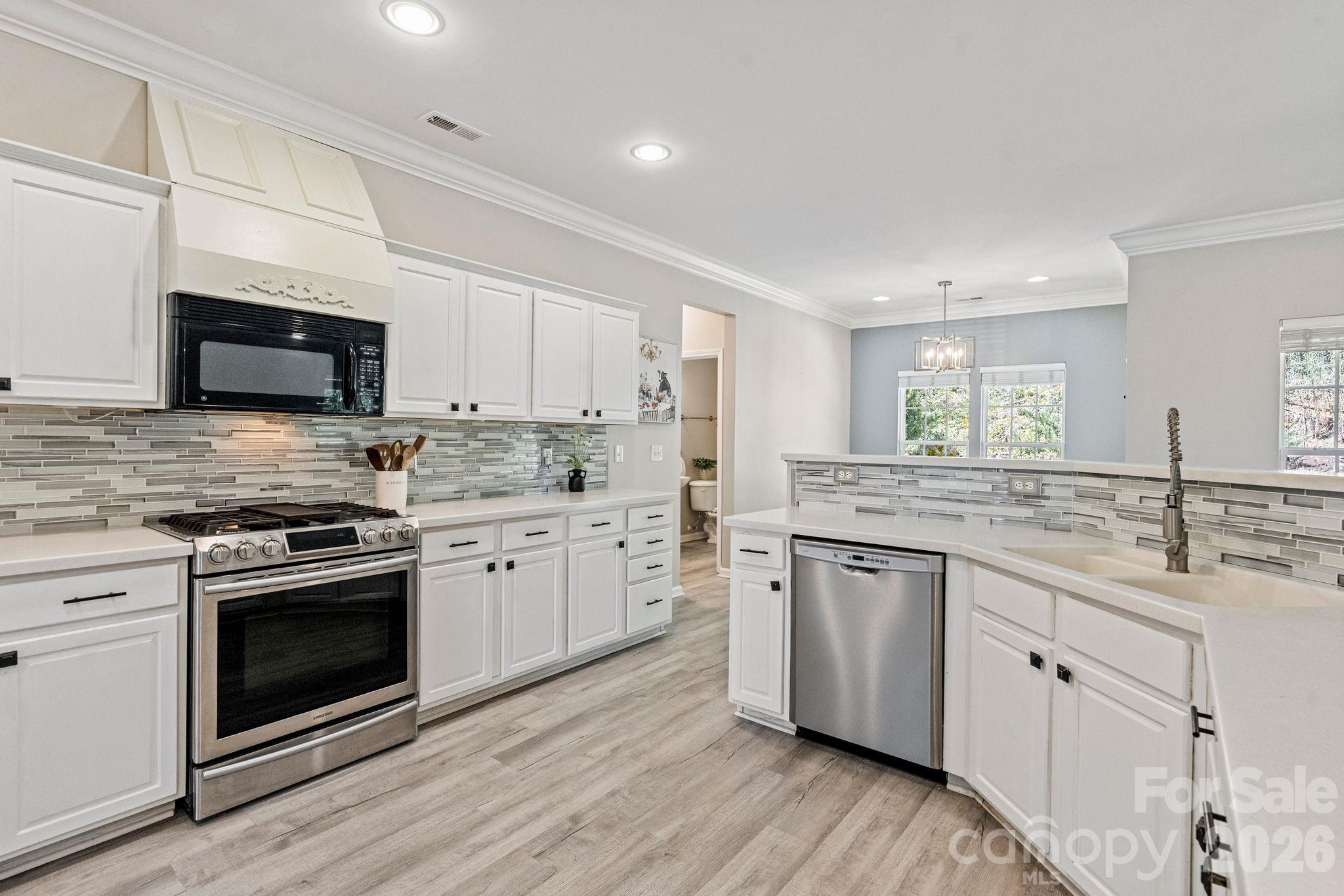 Kitchen - 7702 Antique Circle, Waxhaw