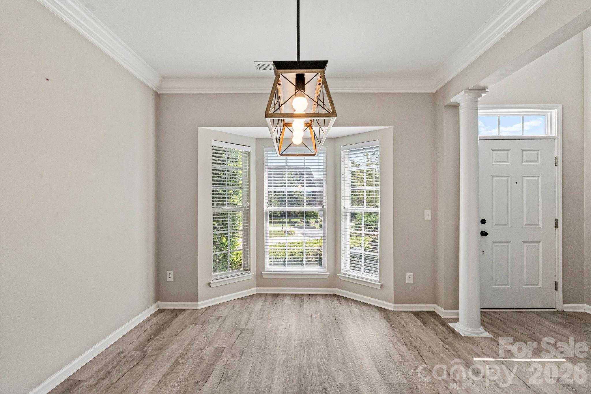 Single Family Residence at 7702 Antique Circle, Waxhaw, photo 6 of 32