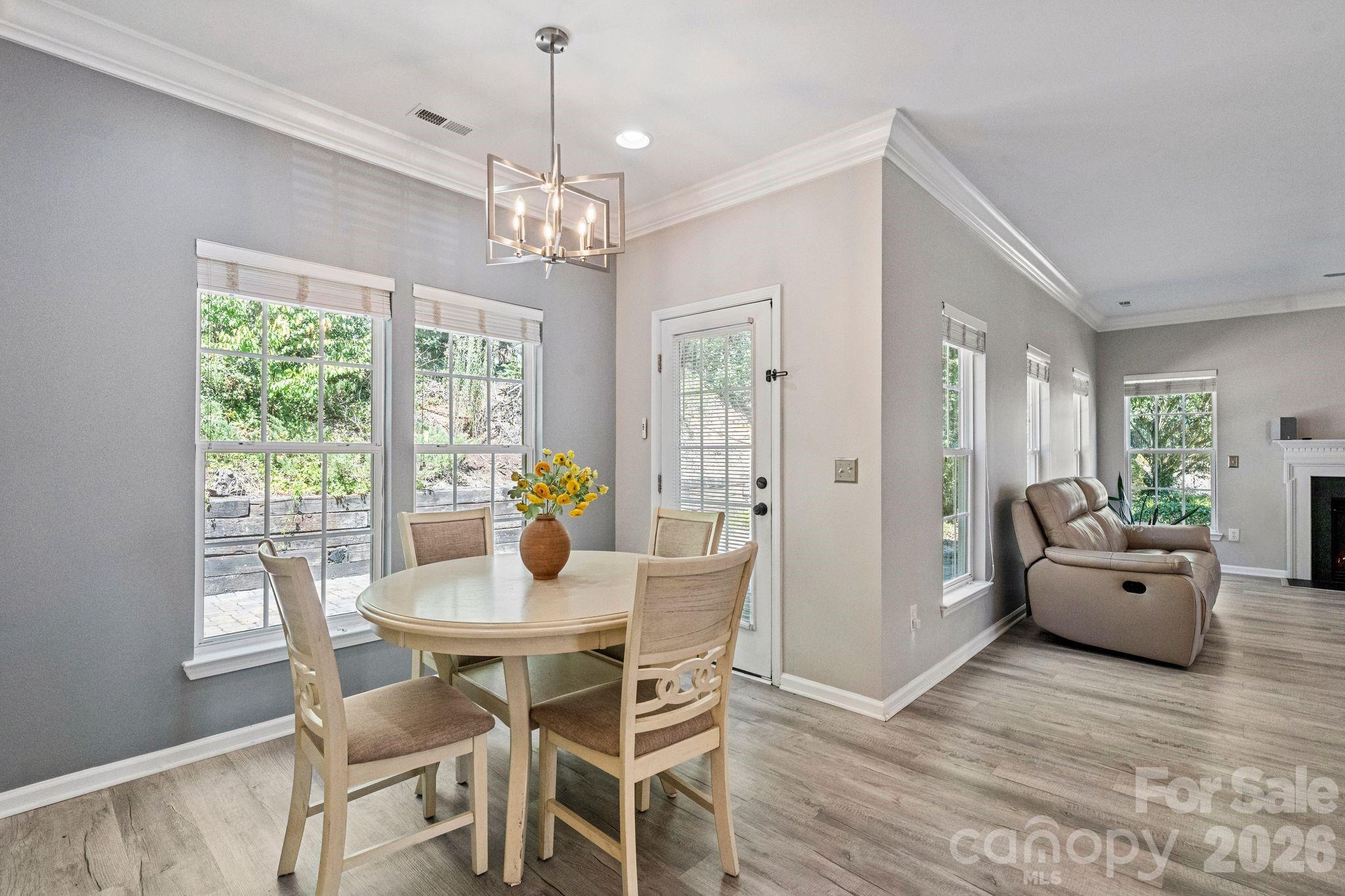 Single Family Residence at 7702 Antique Circle, Waxhaw, photo 11 of 32