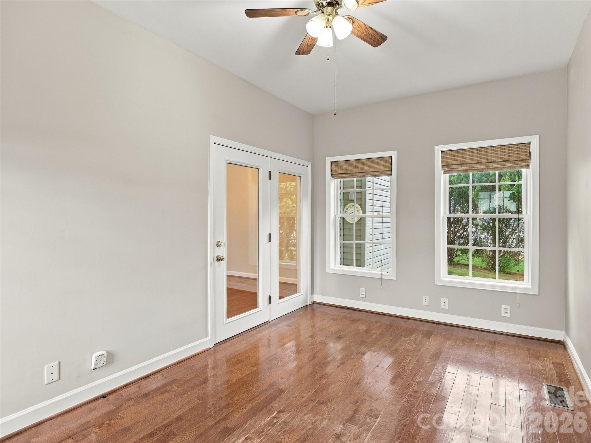 Single Family Residence at 209 Beechnut Drive, Hendersonville, photo 15 of 48