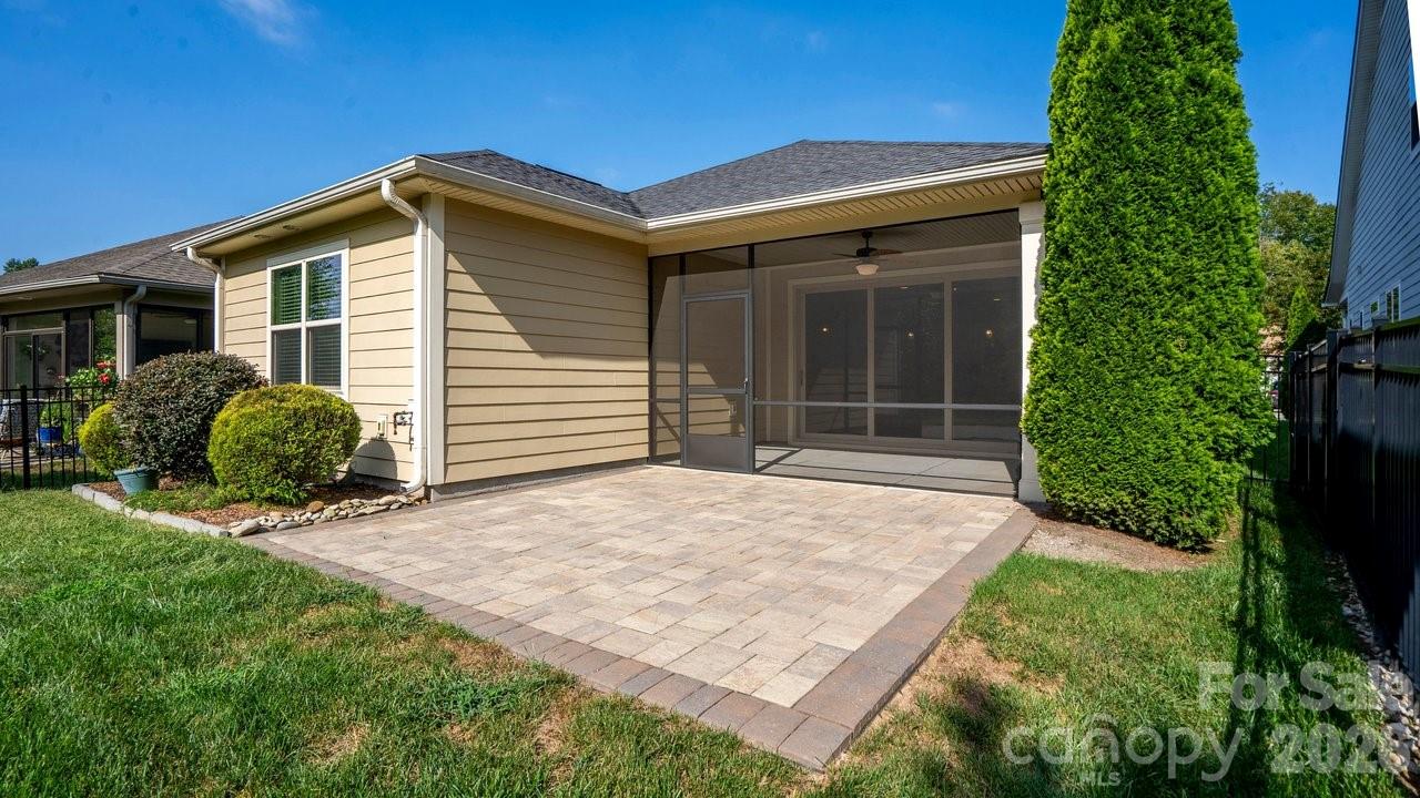 Single Family Residence at 4927 Looking Glass Trail, Denver, photo 24 of 48