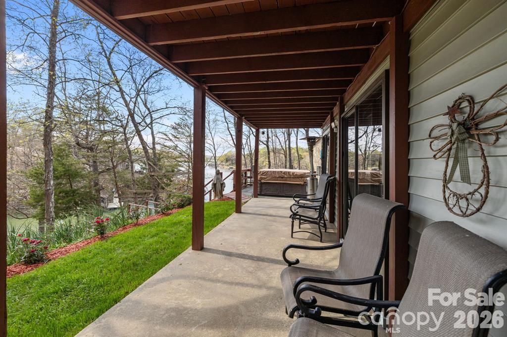 Single Family Residence at 9067 Tulagi Court, Fort Mill, photo 21 of 34